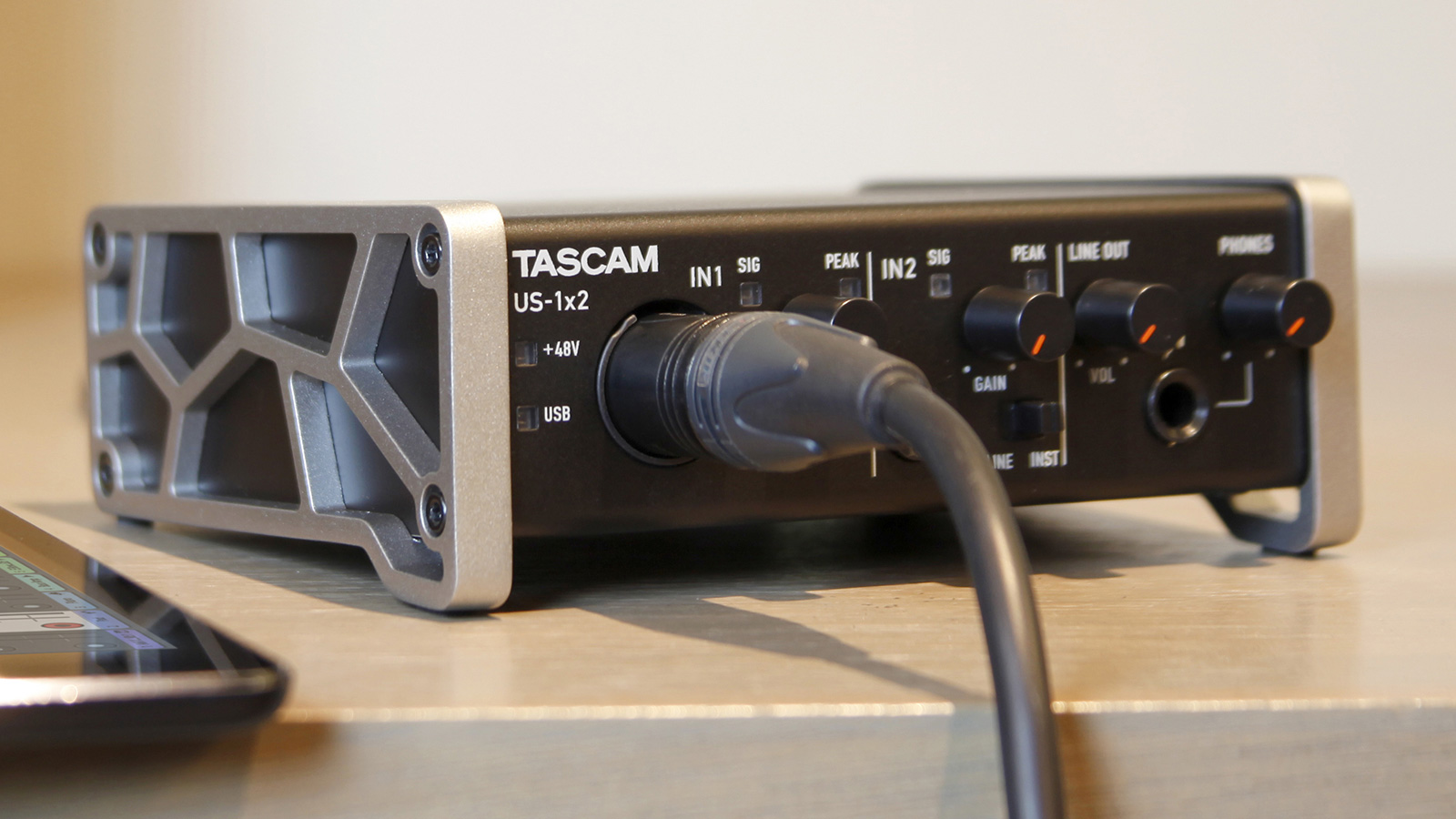 TASCAM 1in/2out Audio and MIDI Interface with HDDA Mic Preamps (US