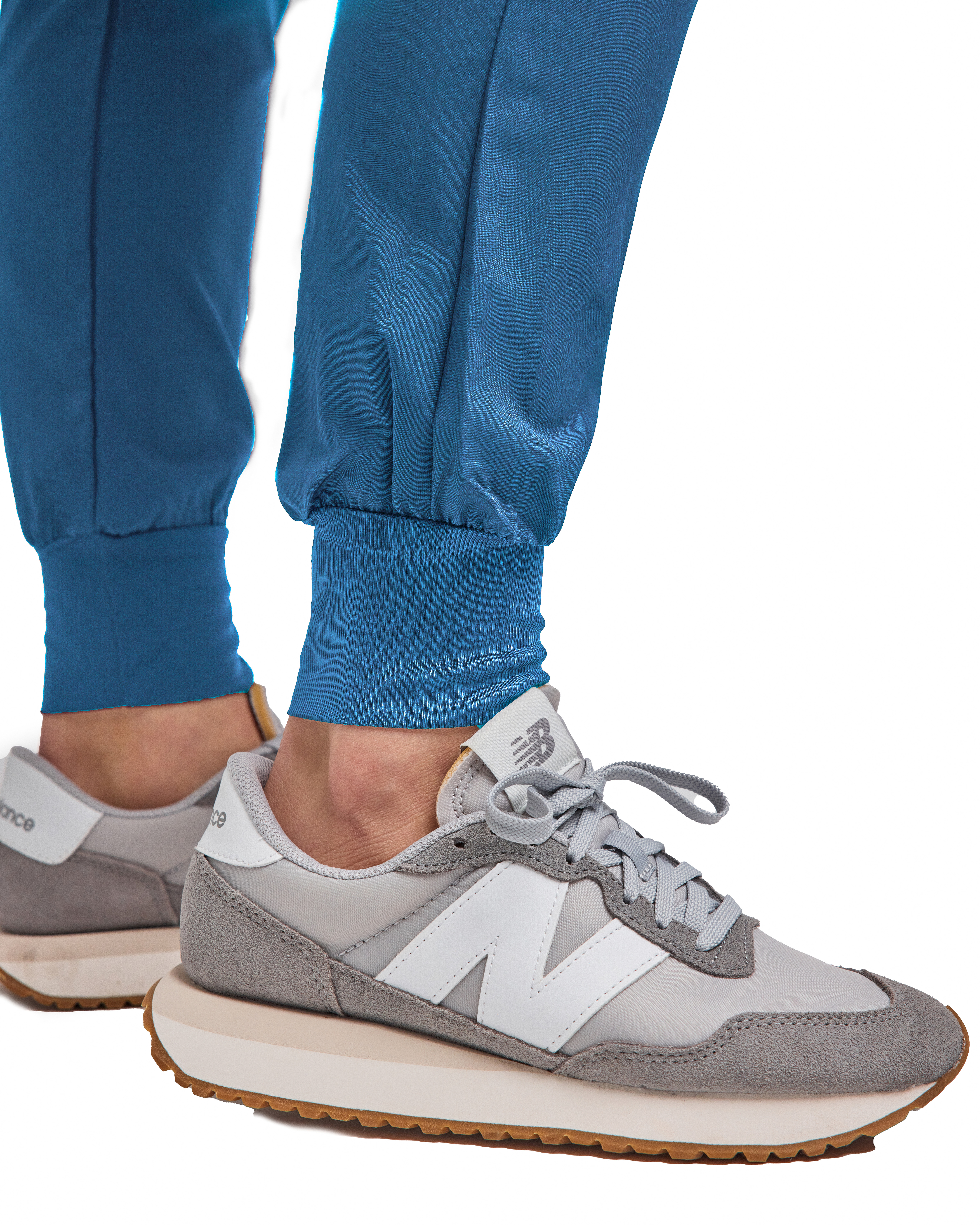 GT Performance/4FLEX Women's Scrub Set-Jogger Pant with Tuck-In Band Collar Top - Picture 13 of 31