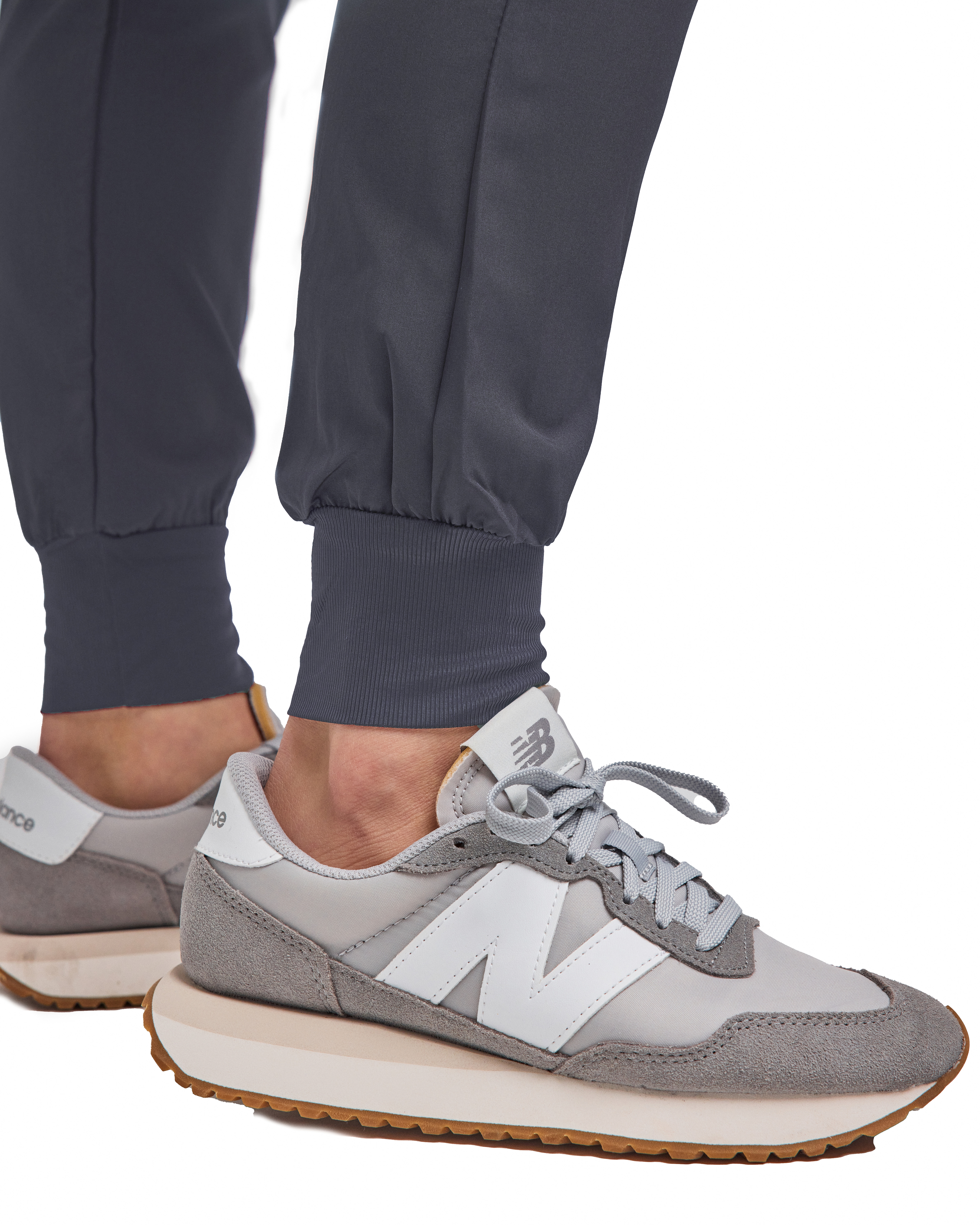 GT Performance/4FLEX Women's Scrub Set-Jogger Pant with Tuck-In Band Collar Top - Picture 25 of 31