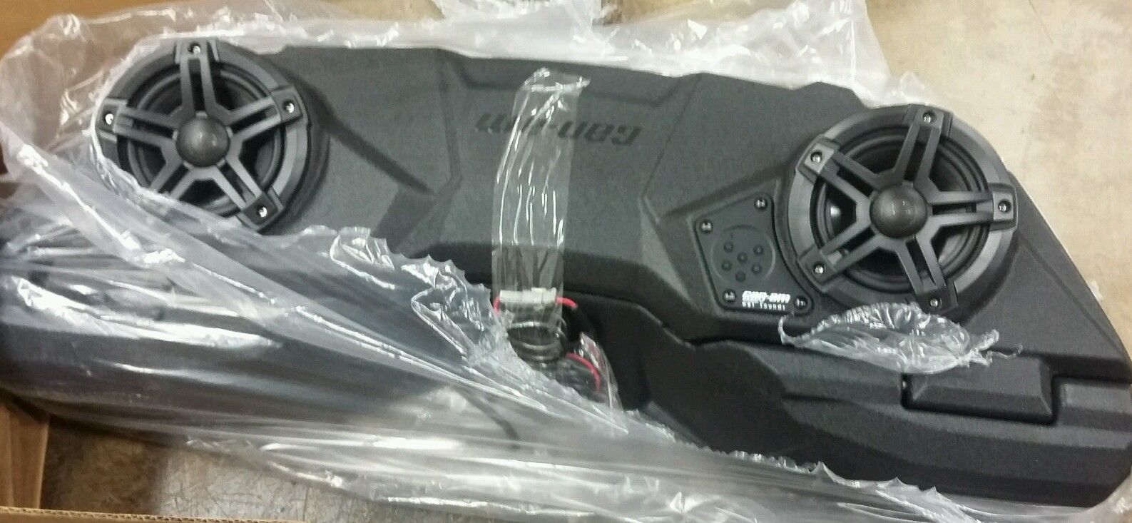 CANAM OUTLANDER, MAVERICK LINQ 11.5 GALLON AUDIO CARGO BOX 715003018