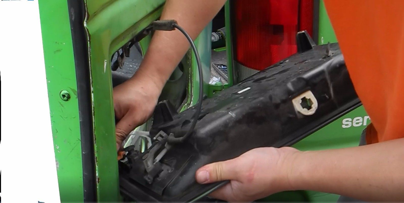 Meta Ford Econoline Van Handle Rear Cargo Door Latch Release Cable 2pcs