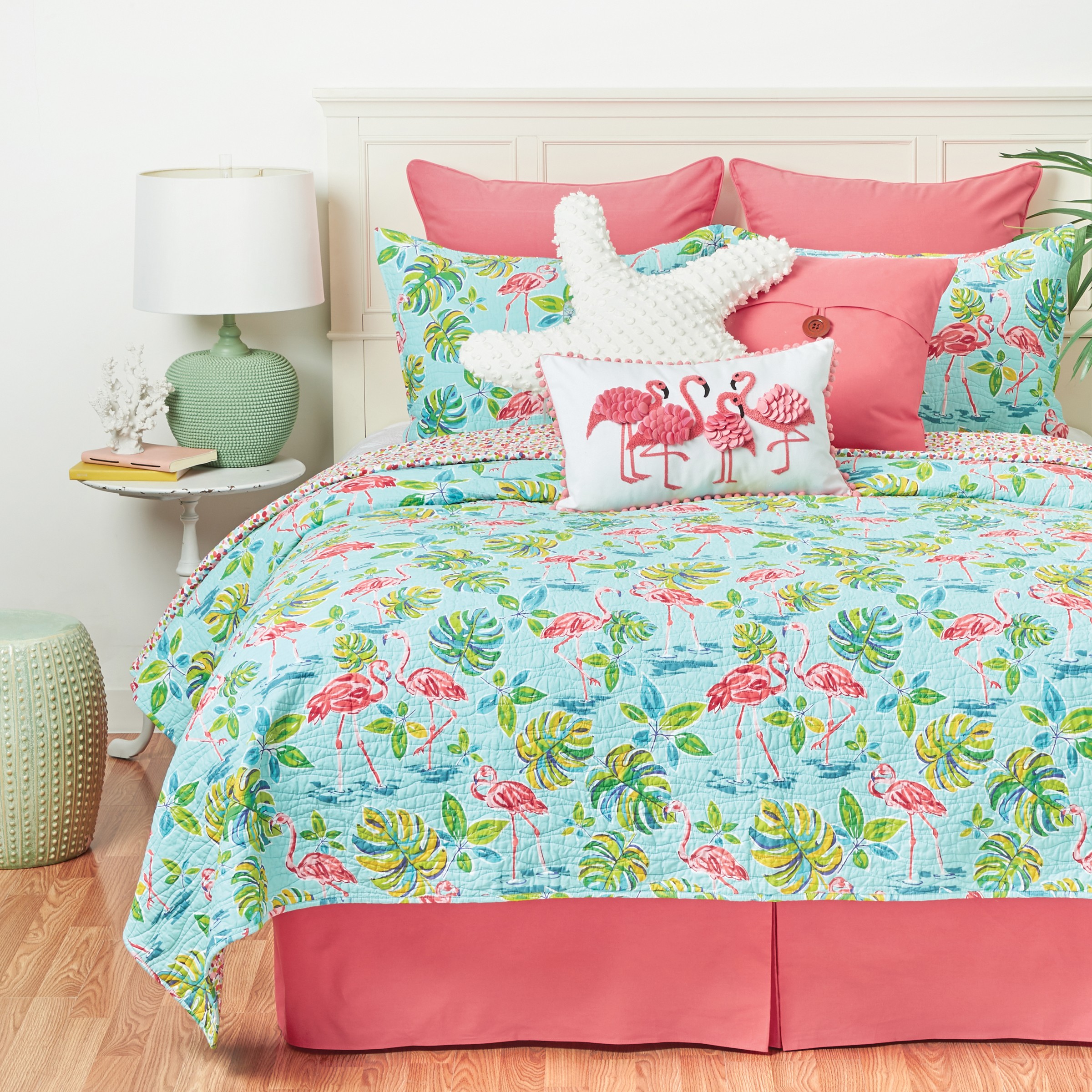 Flamingo Garden Tropical Cotton Quilt Set - Reversible and Machine Washable - Picture 7 of 16