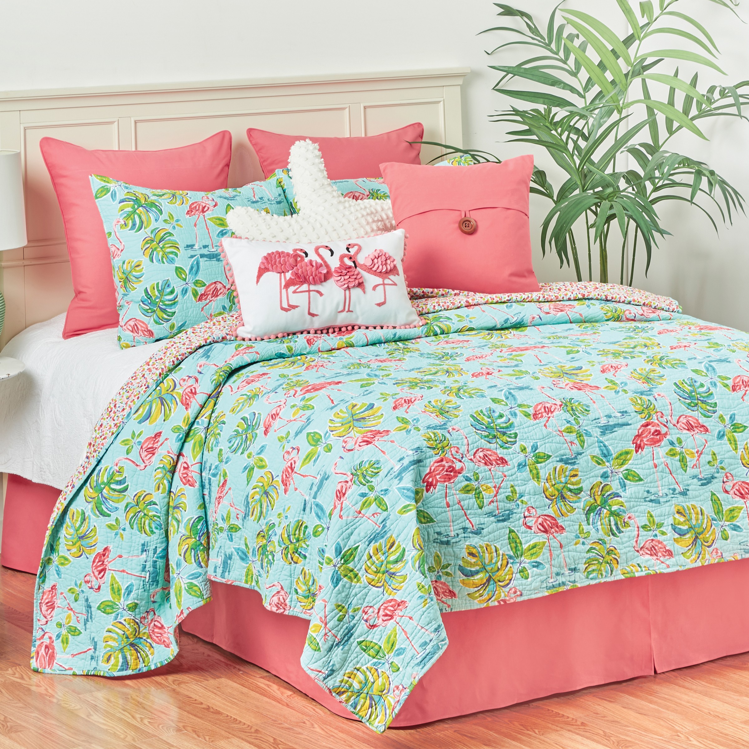 Flamingo Garden Tropical Cotton Quilt Set - Reversible and Machine Washable - Picture 8 of 16