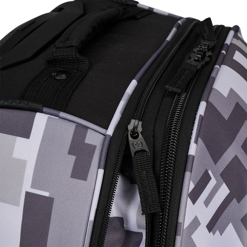 OGIO Large Wheeled Travel Bag with Retractable Handle and External Pockets - Picture 38 of 49