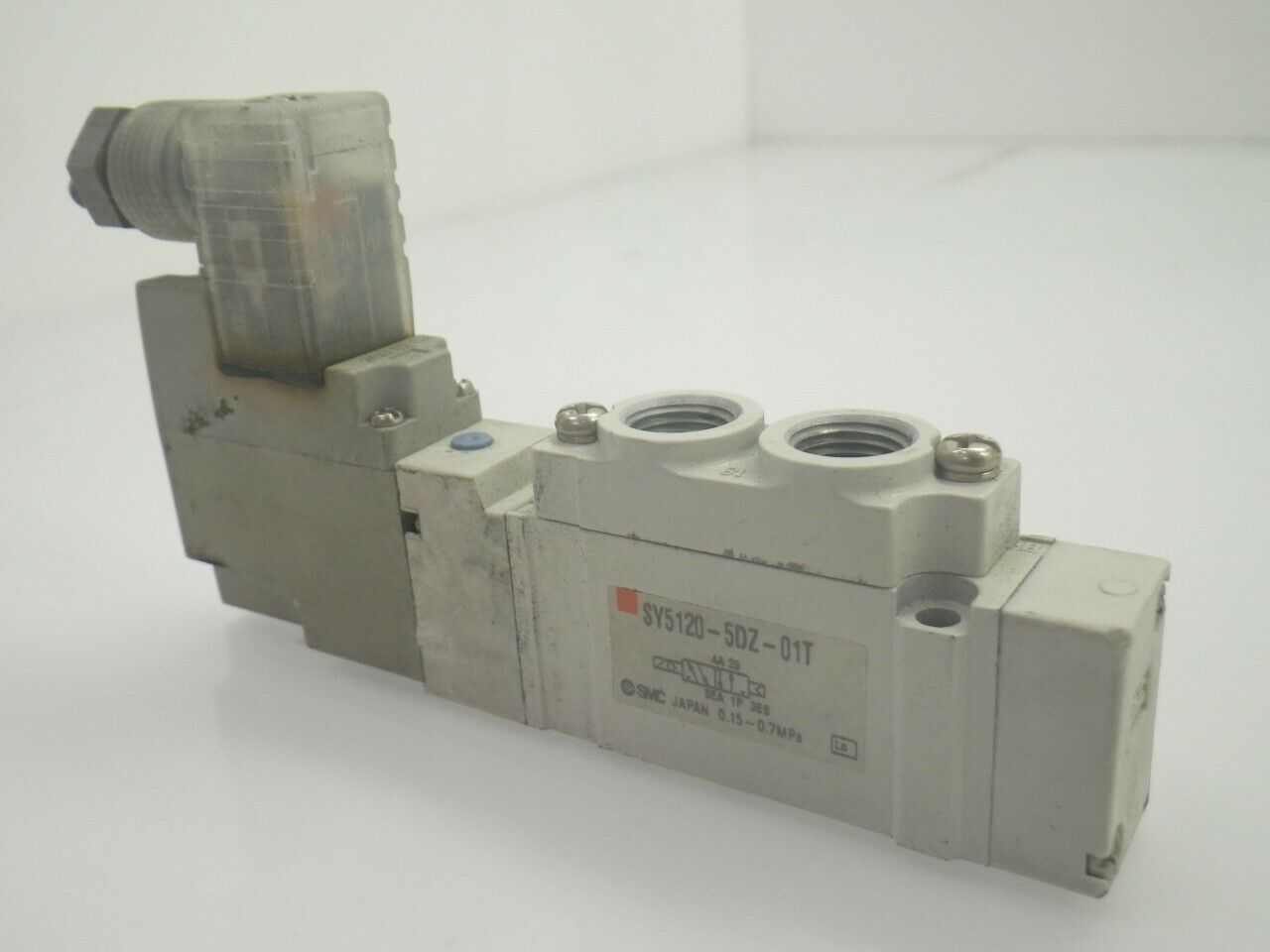 SY51205DZ01T Smc Solenoid Valve 5 port; 2 posit single 24vdc + (Used