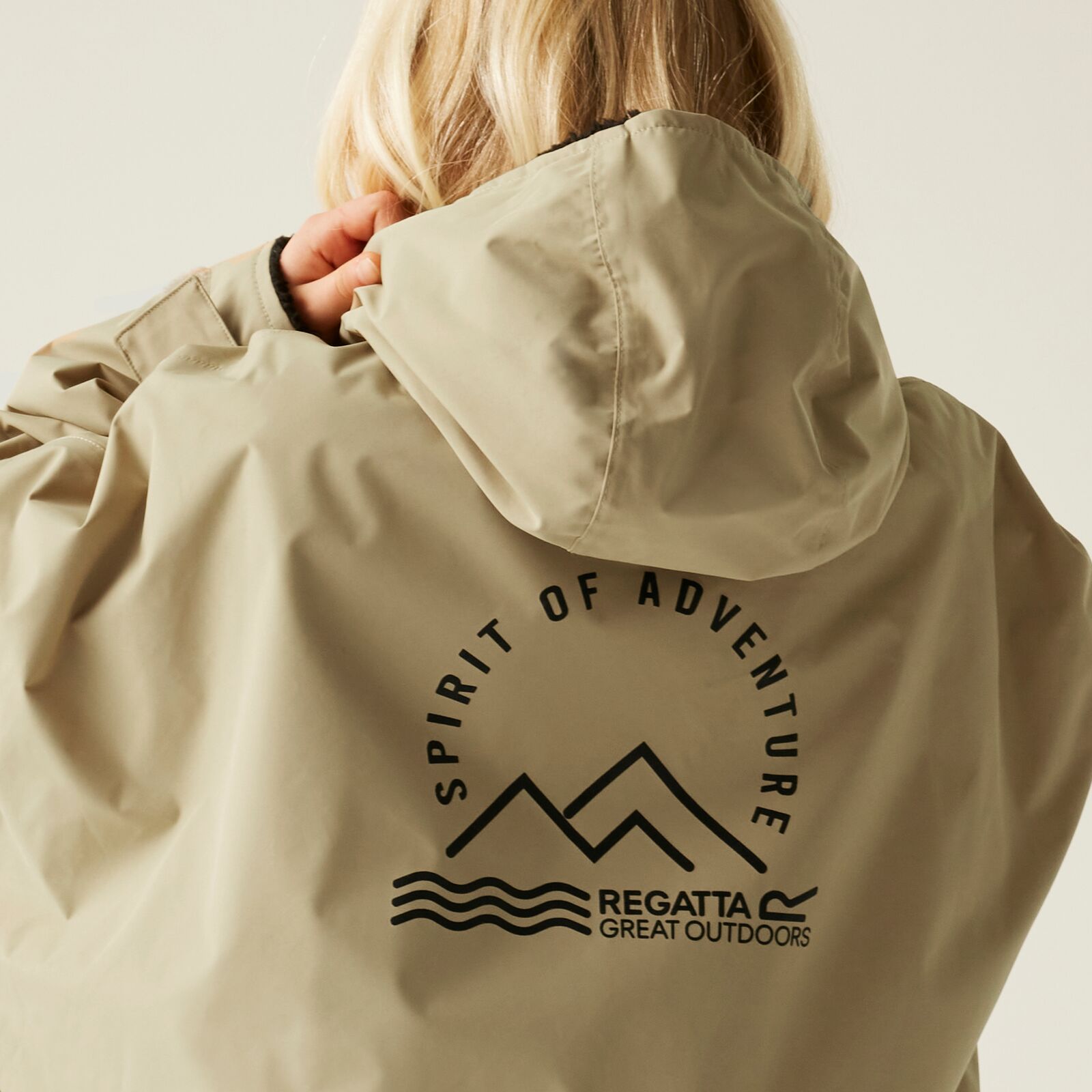 Regatta Kids Spirit Of Adventure Hooded Waterproof Warm Drying Changing Robe - Picture 81 of 150