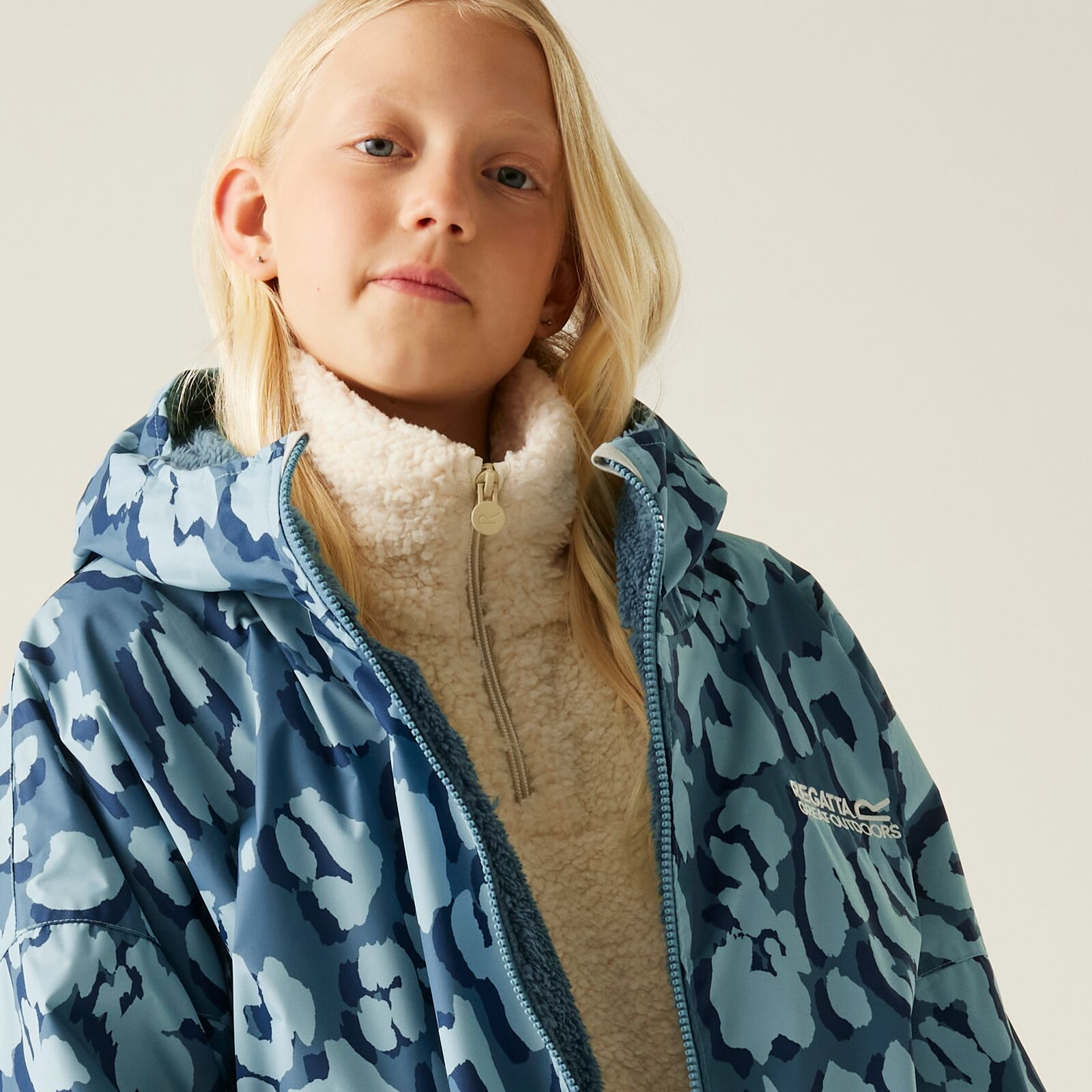 Regatta Kids Spirit Of Adventure Hooded Waterproof Warm Drying Changing Robe - Picture 134 of 150