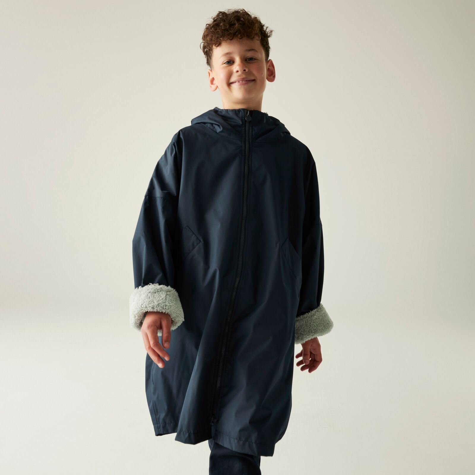 Regatta Kids Spirit Of Adventure Hooded Waterproof Warm Drying Changing Robe - Picture 52 of 97