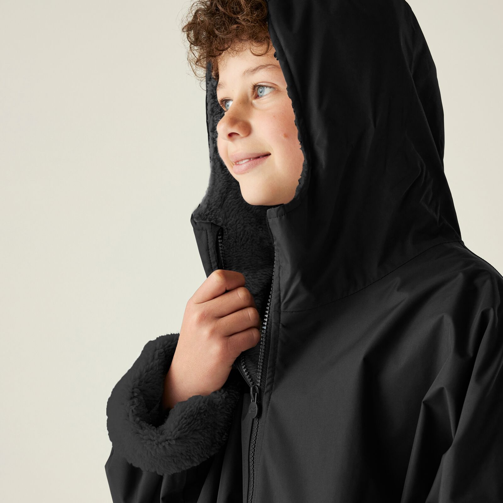 Regatta Kids Spirit Of Adventure Hooded Waterproof Warm Drying Changing Robe - Picture 31 of 97