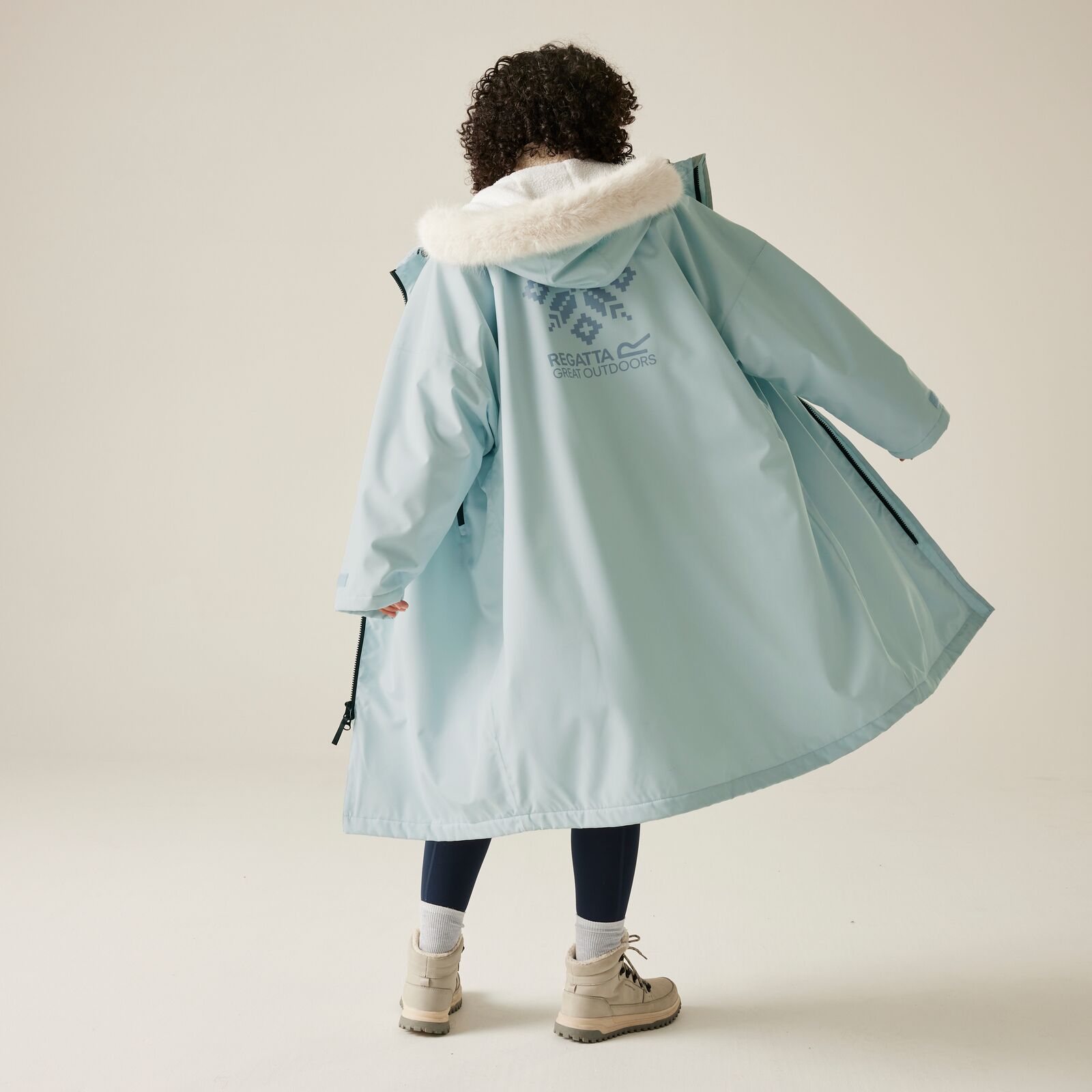 Regatta Adults Outdoor Waterproof Changing Robe Pro - Picture 14 of 45