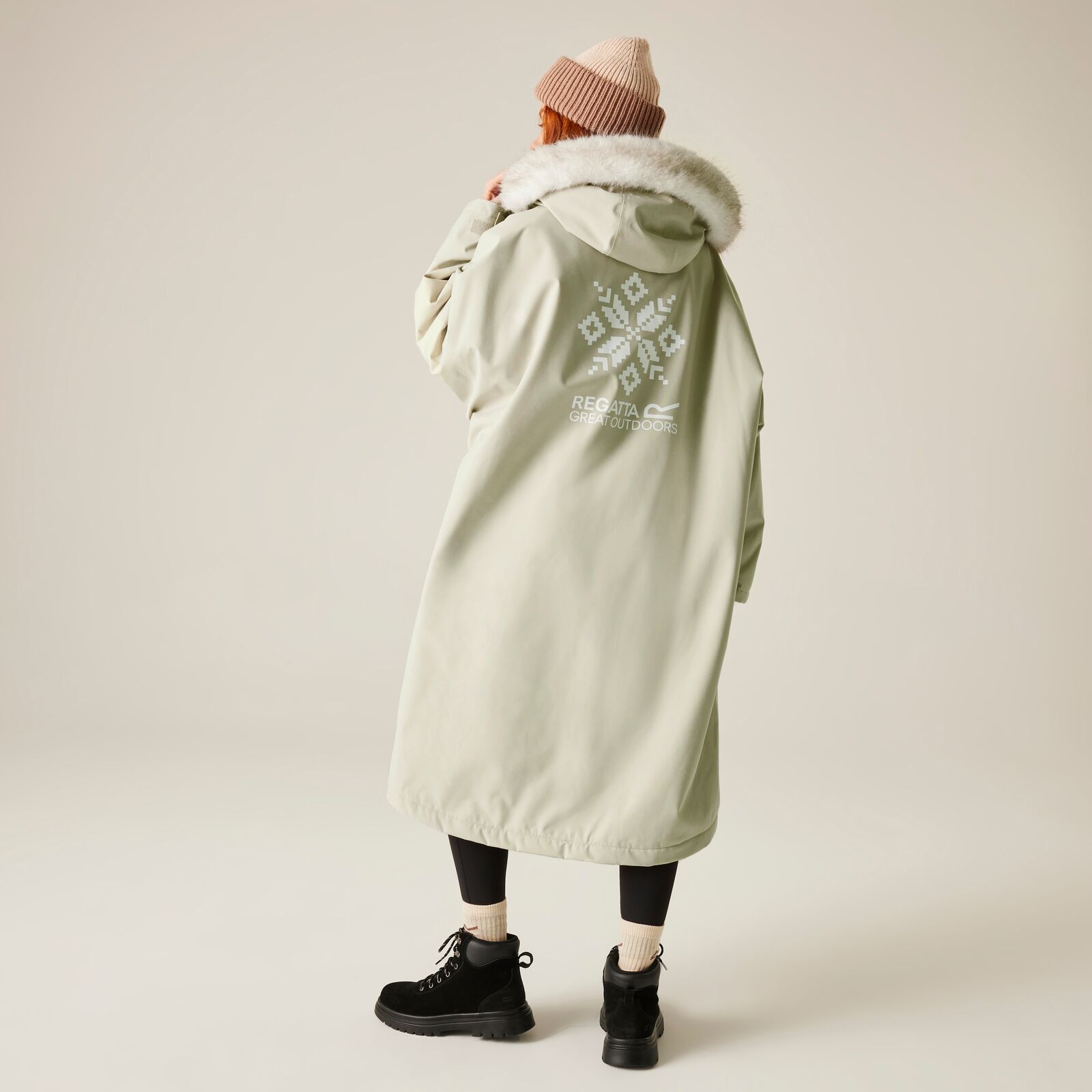 Regatta Adults Outdoor Waterproof Changing Robe Pro - Picture 36 of 45