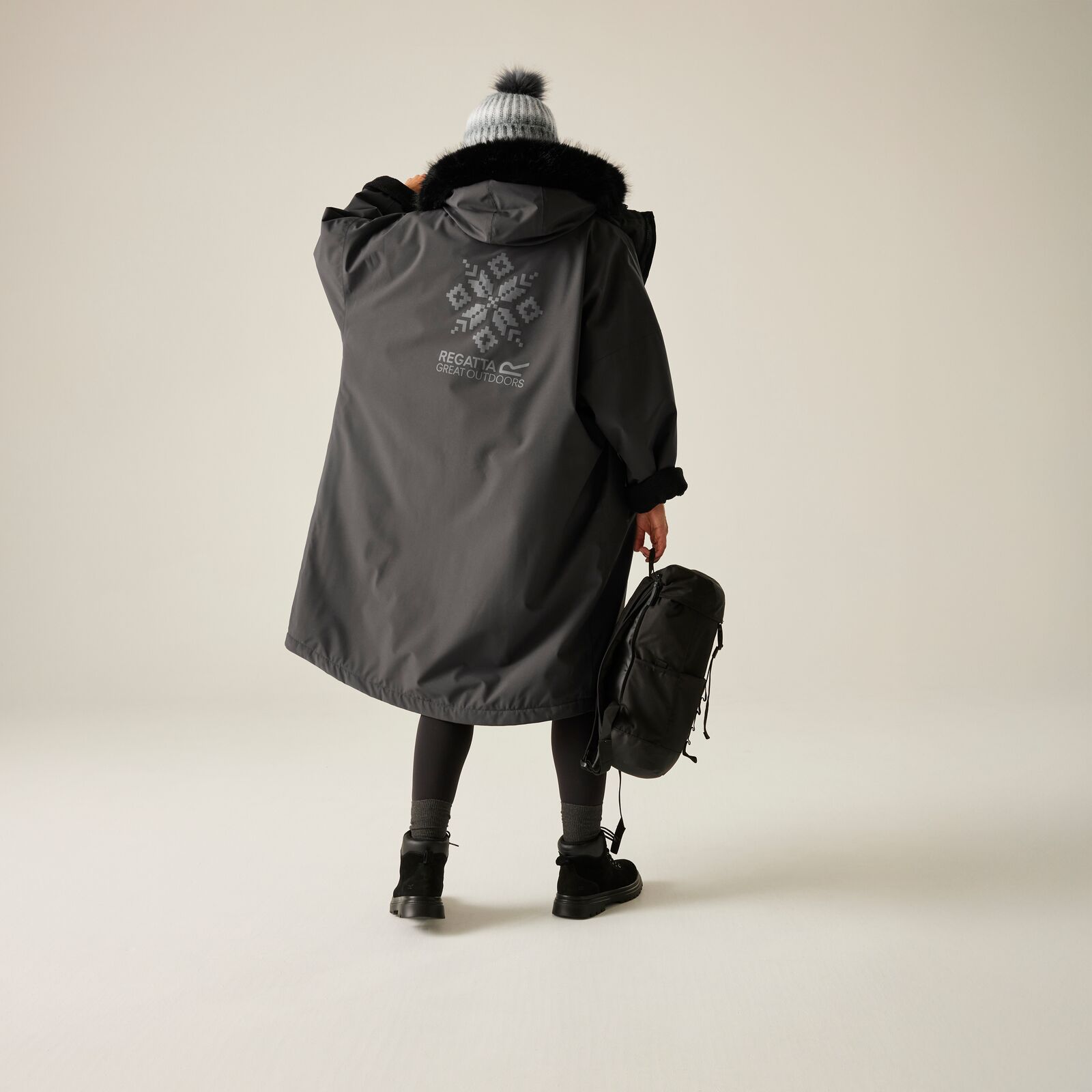 Regatta Adults Outdoor Waterproof Changing Robe Pro - Picture 5 of 45