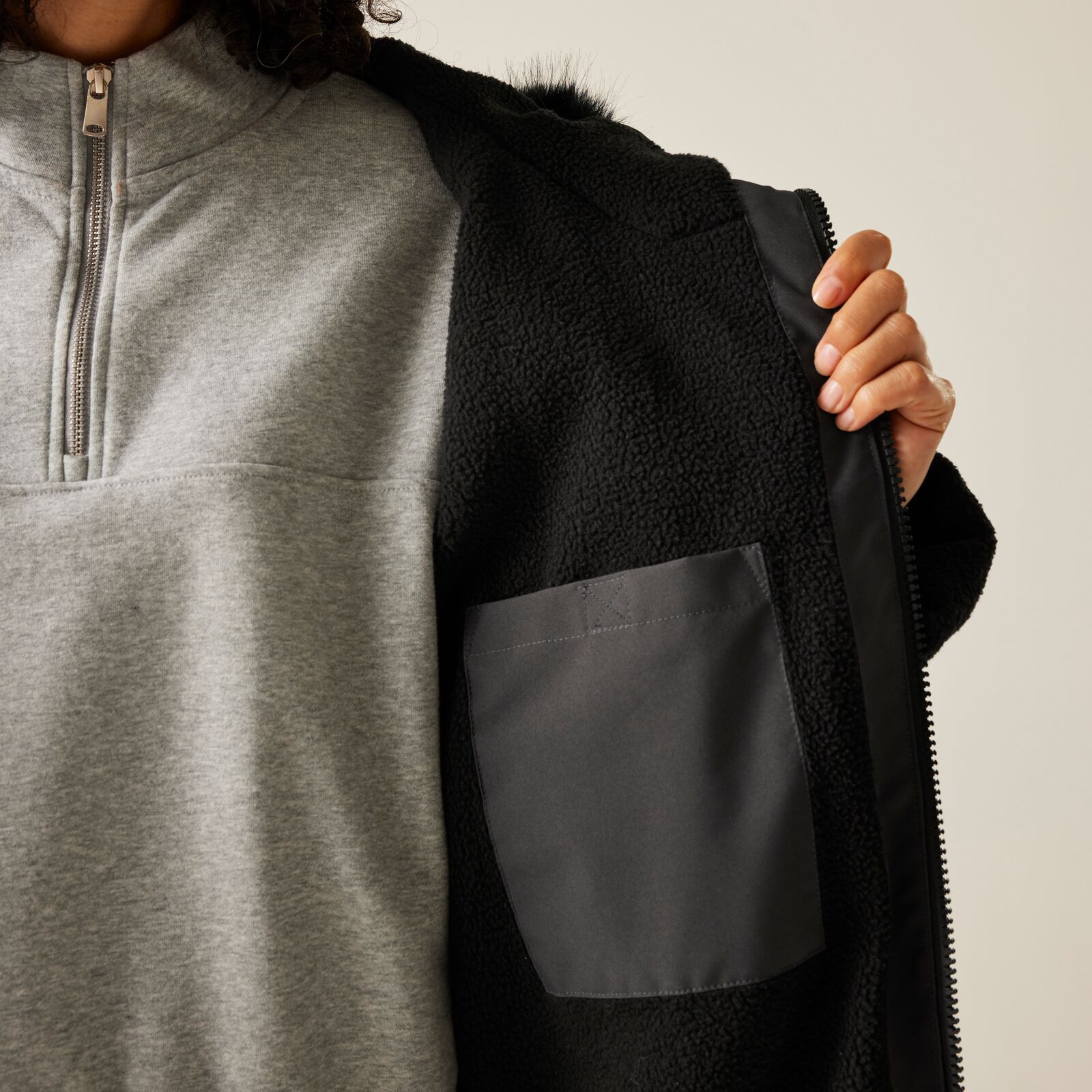 Regatta Adults Outdoor Waterproof Changing Robe Pro - Picture 7 of 45