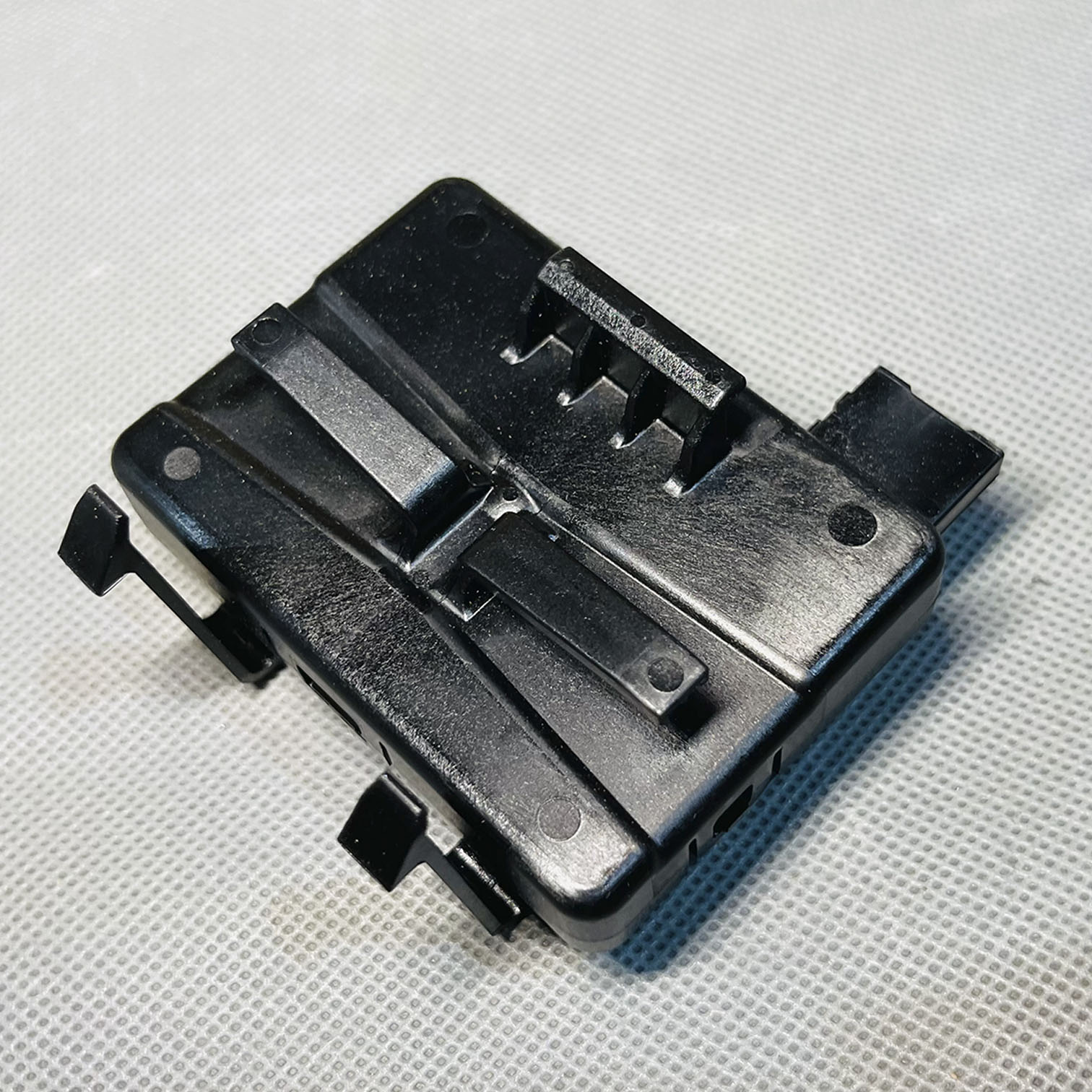【6月中】nm♡ページ OE GENUINE RECEIVER LOCK CONTROL MODULE For Chevy Cruze