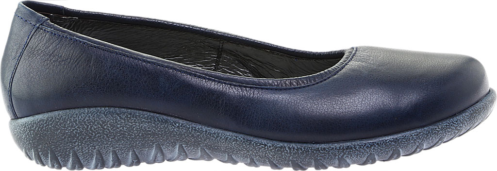 NAOT Footwear Women/'s Taupo Flat