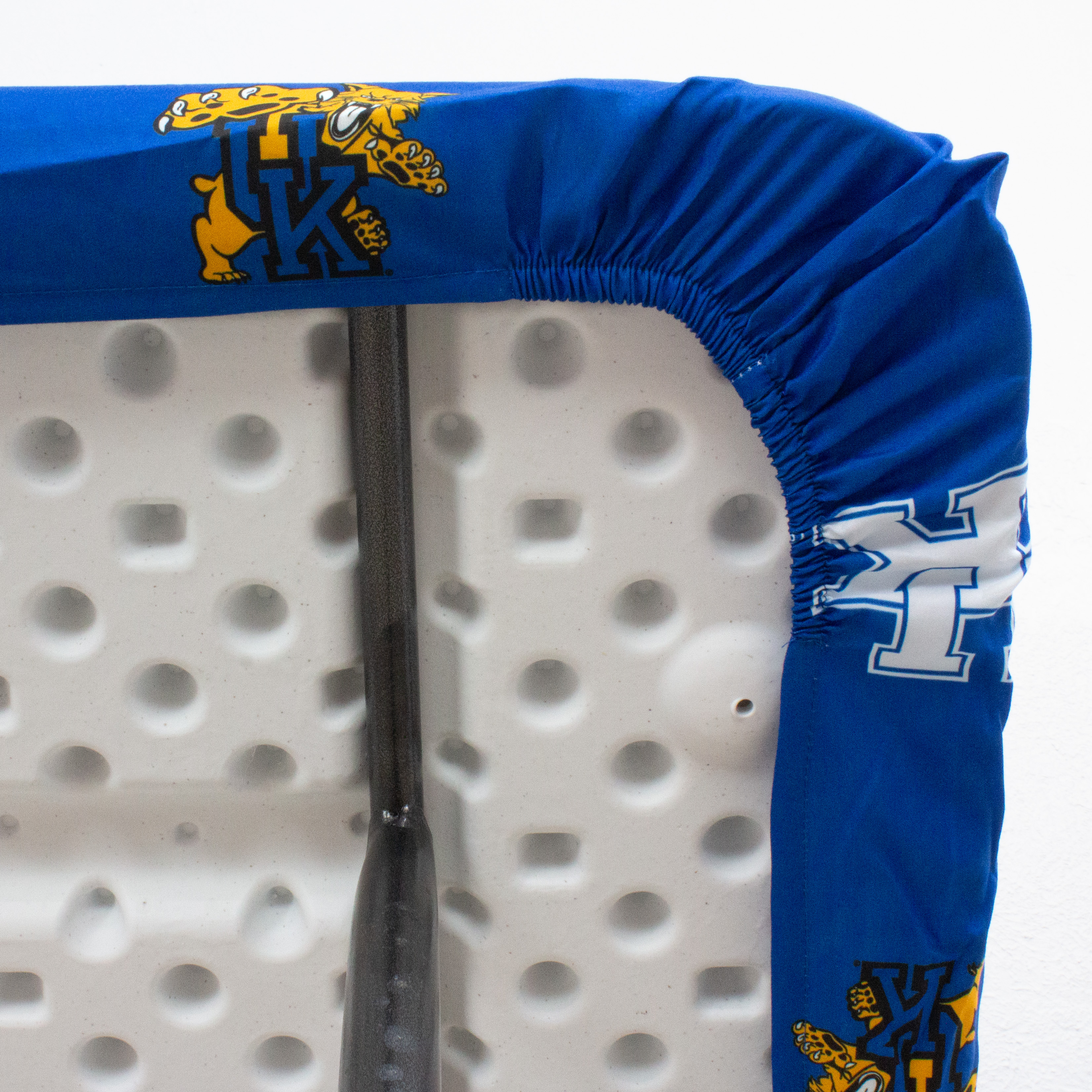 NCAA Tailgate Fitted Tablecloth, 3 Sizes, Many Teams - Picture 40 of 84