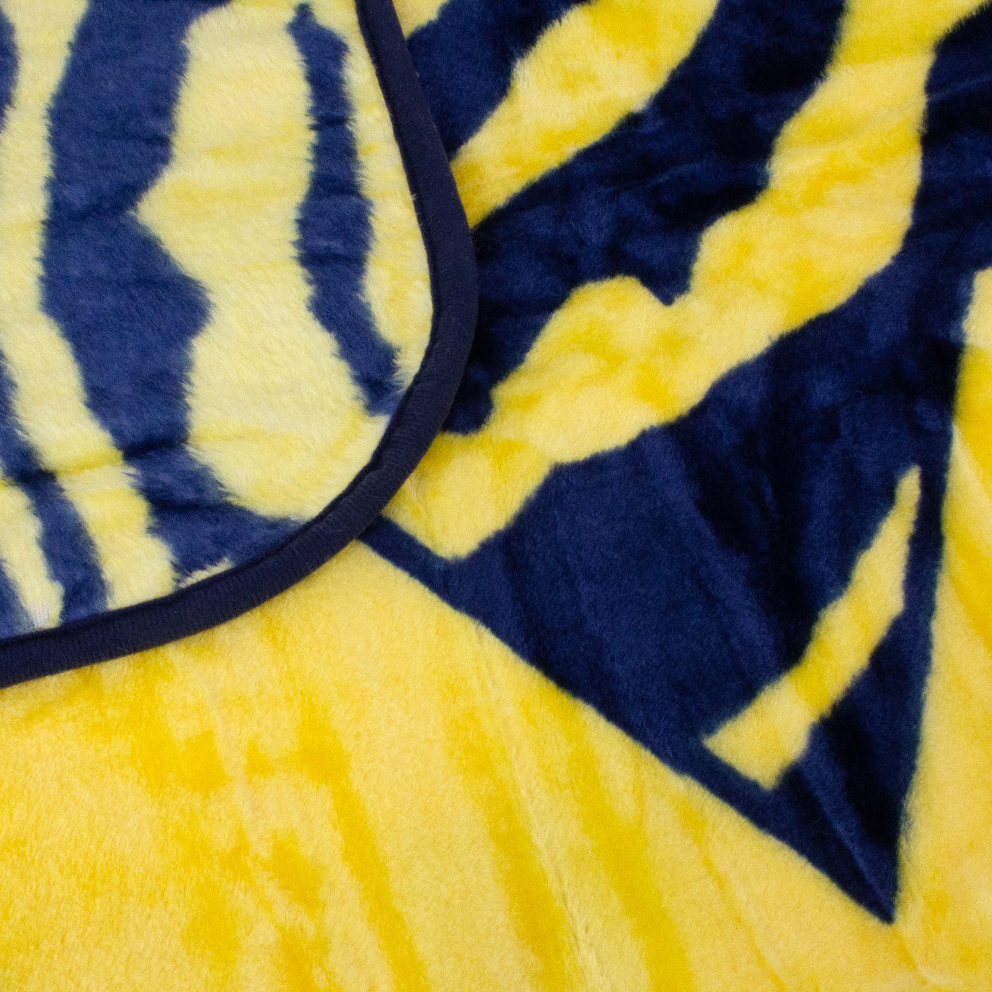 Super Soft Raschel Throw Blanket, 50" x 60" - Picture 48 of 84