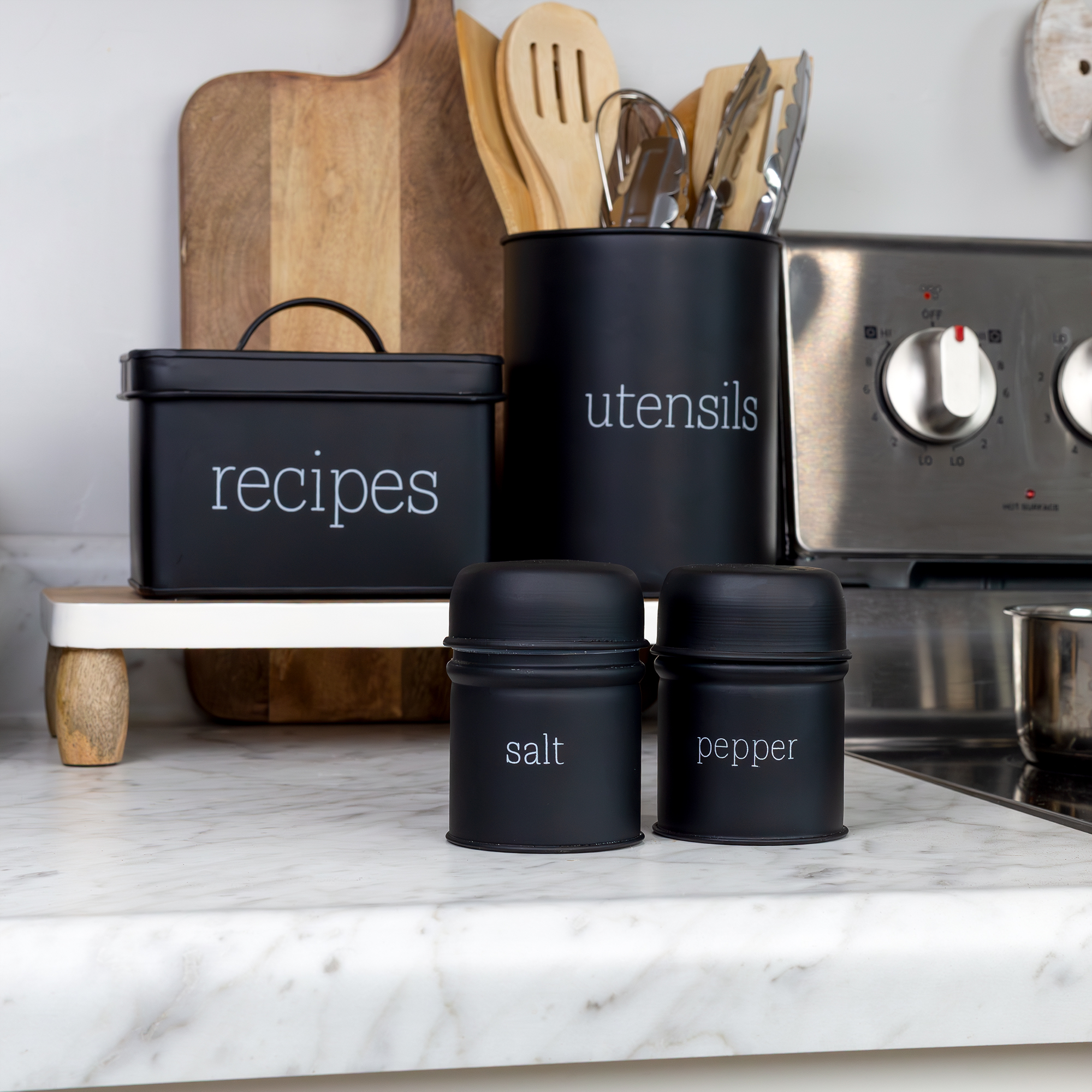 Salt and Pepper Shaker Set; Rustic Farmhouse Retro Vintage Style Enamelware - Picture 13 of 25