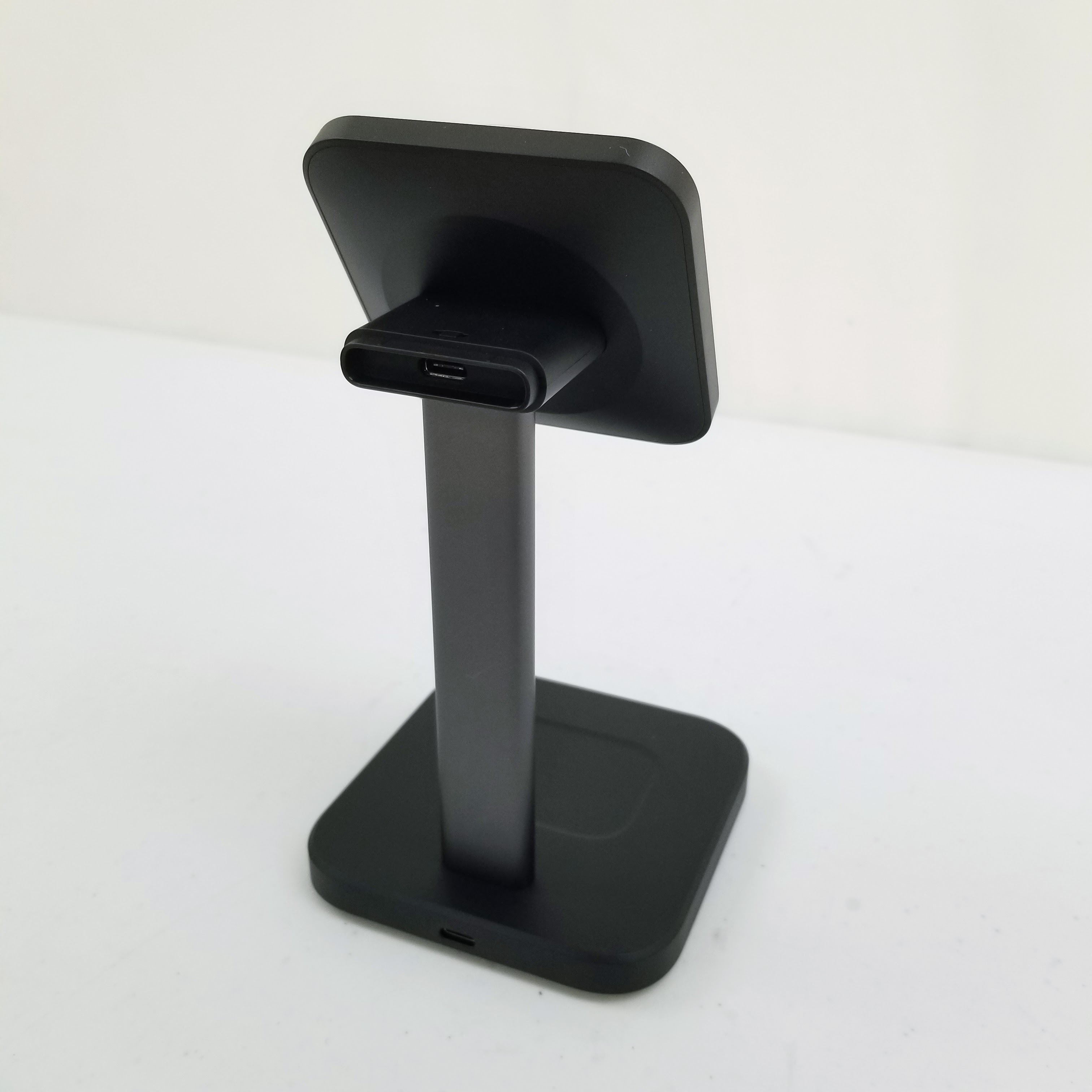 ESR 3-in-1 Watch Wireless Charging Set (HaloLock) - New Open Box