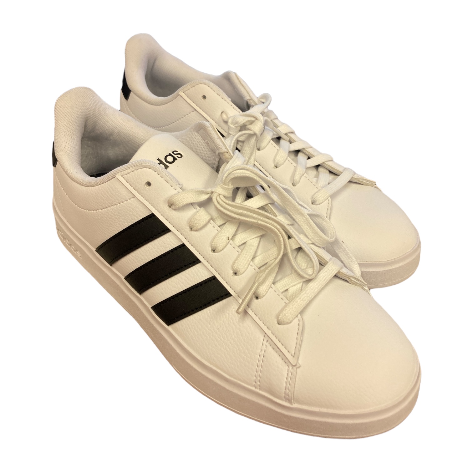 Мужские кроссовки Adidas Grand Court 2.0 с низким берцем на шнуровке