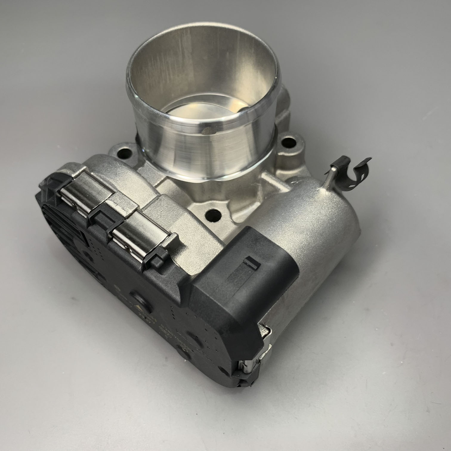 BOSCH GENUINE THROTTLE Body For Ford Escape Fiesta Transit Connect