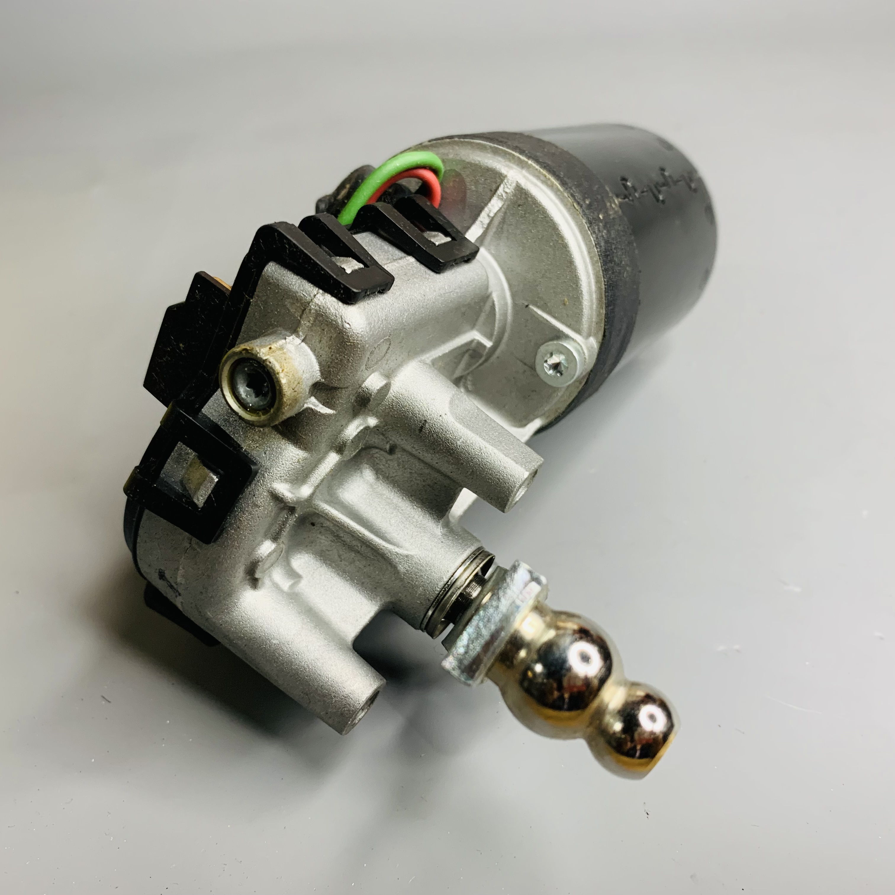 BOSCH GENUINE Windsheild Wiper Motor Front For Audi