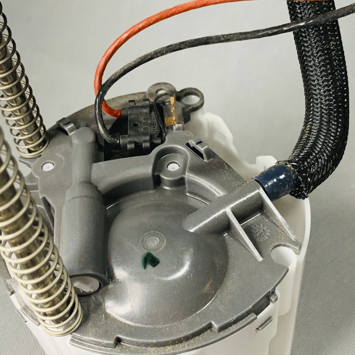 まび Bosch Fuel Pump Module Assembly 810248898 For 2009 Chevrolet