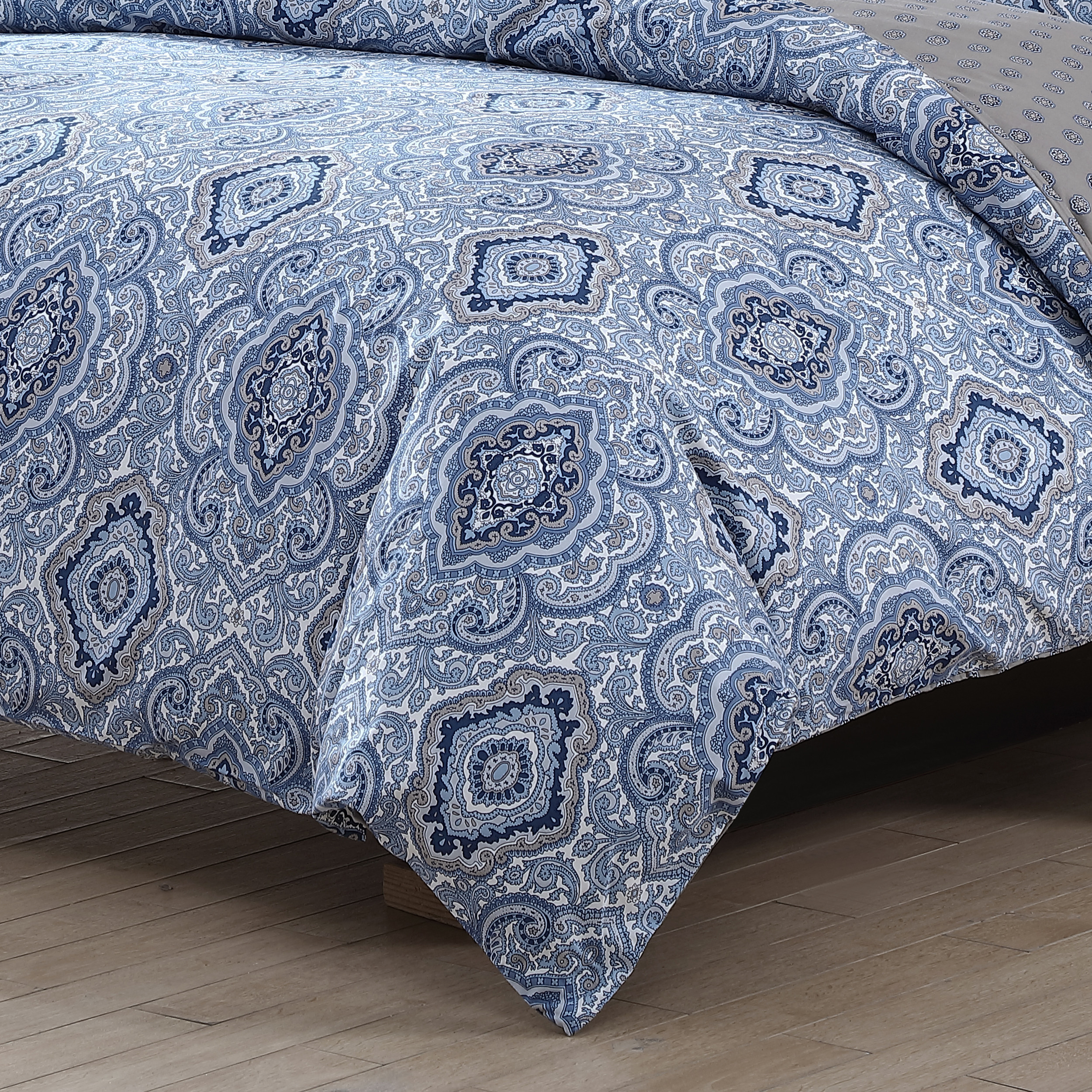 City Scene Milan Cotton Blue 3 Piece Comforter Set-Full/Queen - Picture 18 of 19