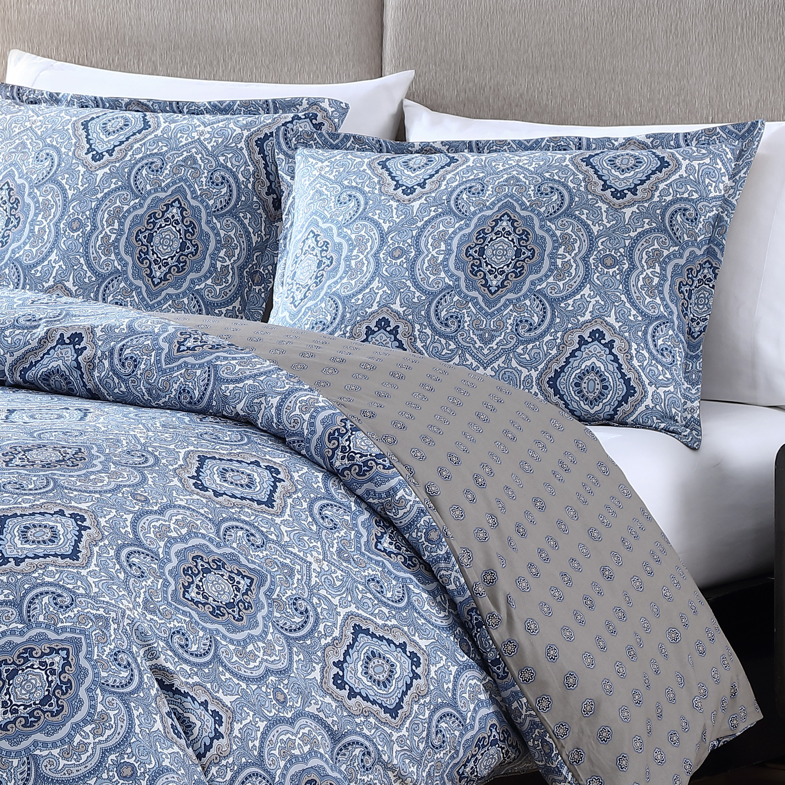 City Scene Milan Cotton Blue 3 Piece Comforter Set-Full/Queen - Picture 16 of 19