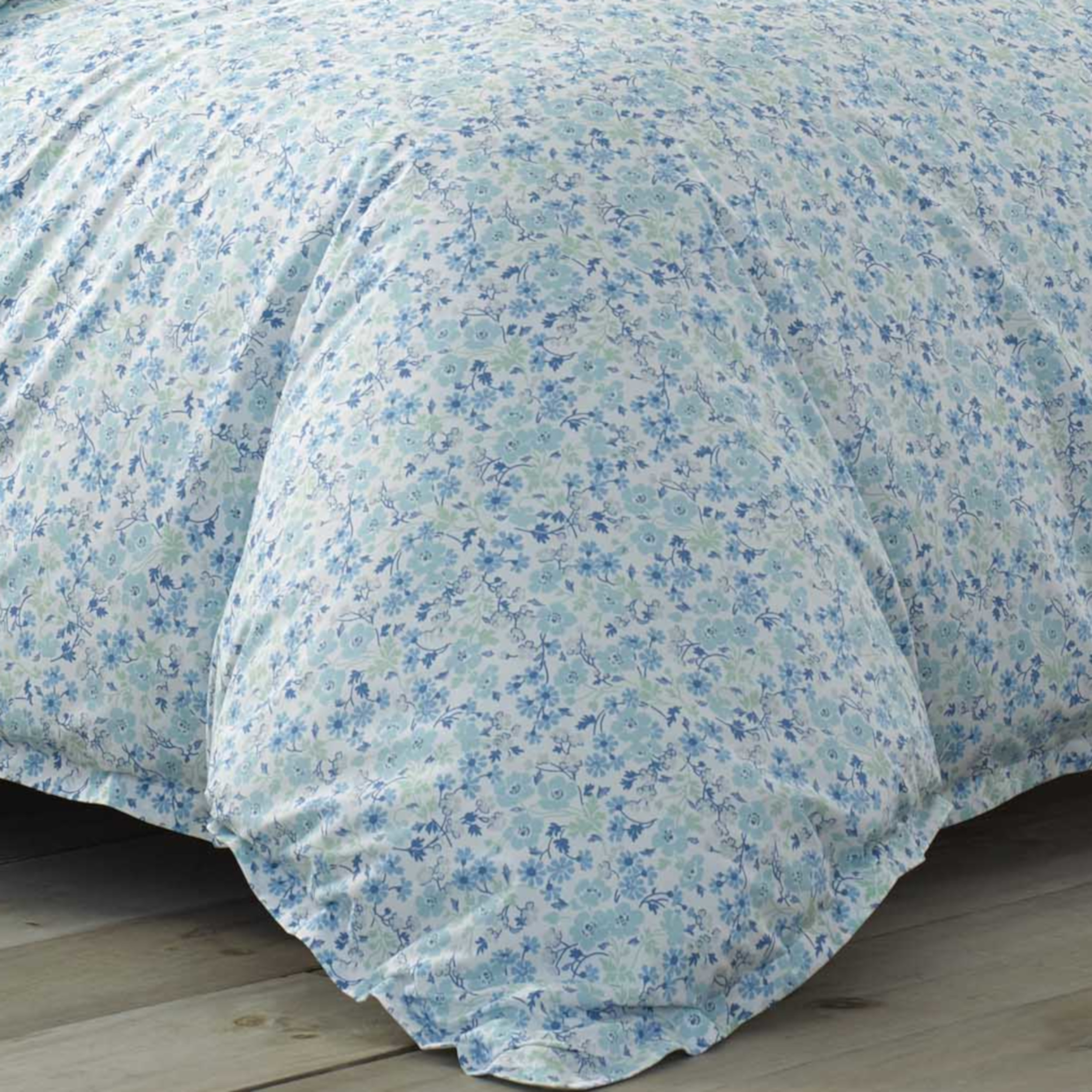 Laura Ashley - Home Decor - 100 % Cotton Duvet & Sham Set - Picture 14 of 31