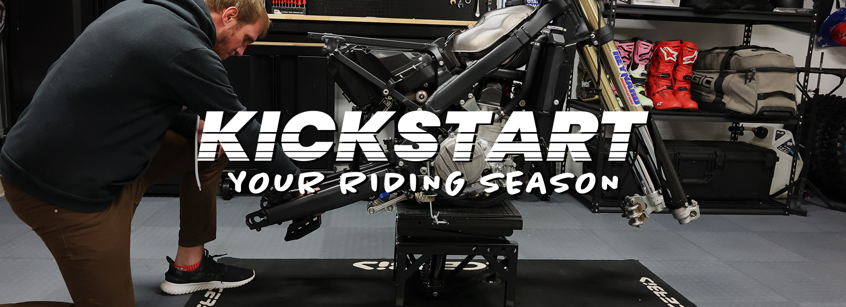 Fox Racing 2024 V Core Helmet