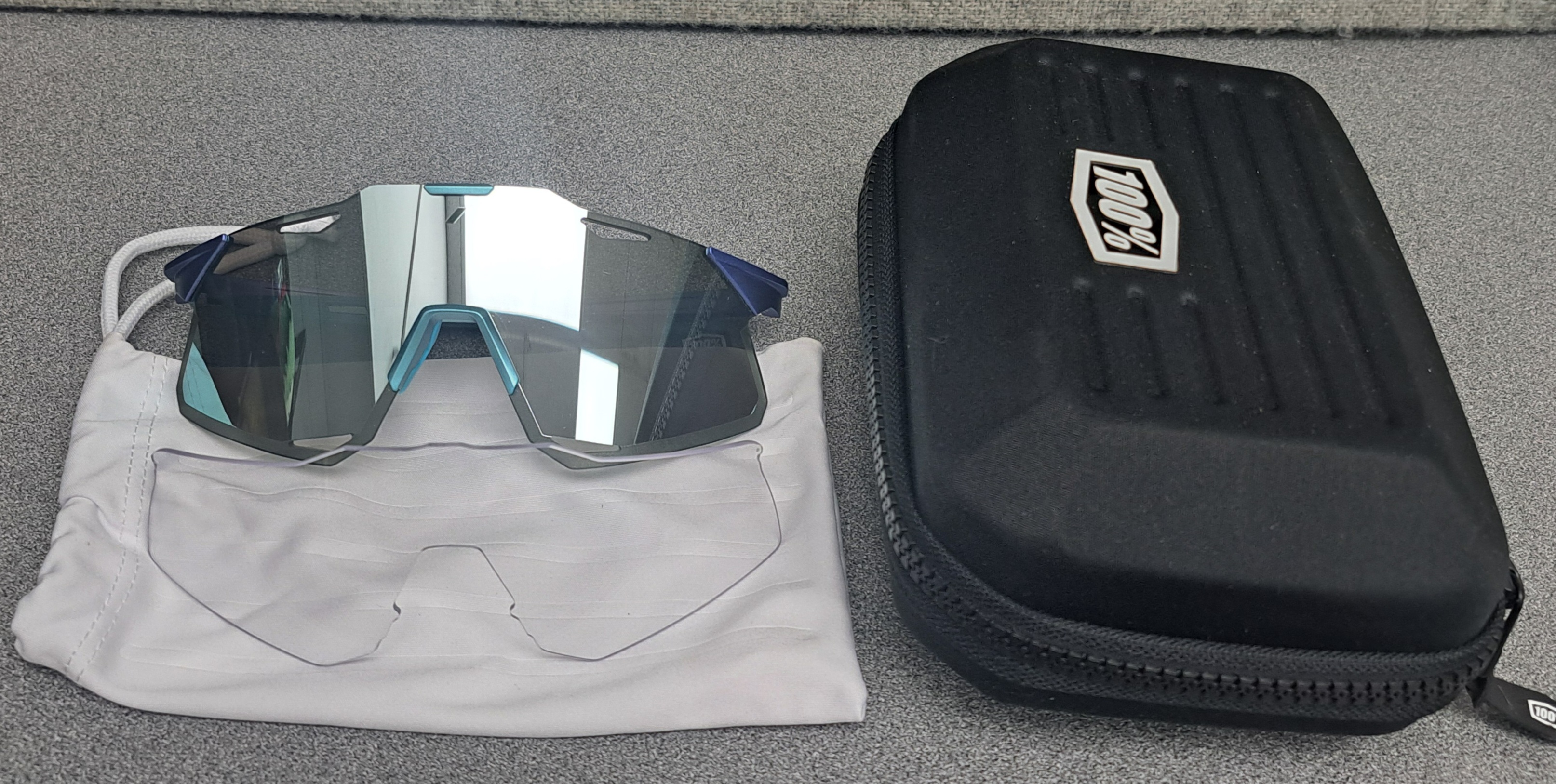 100% HYPERCRAFT ポリッシュドブルー Amazon.com: 100% HyperCraft Sunglasses, Bastille LE/Pearl