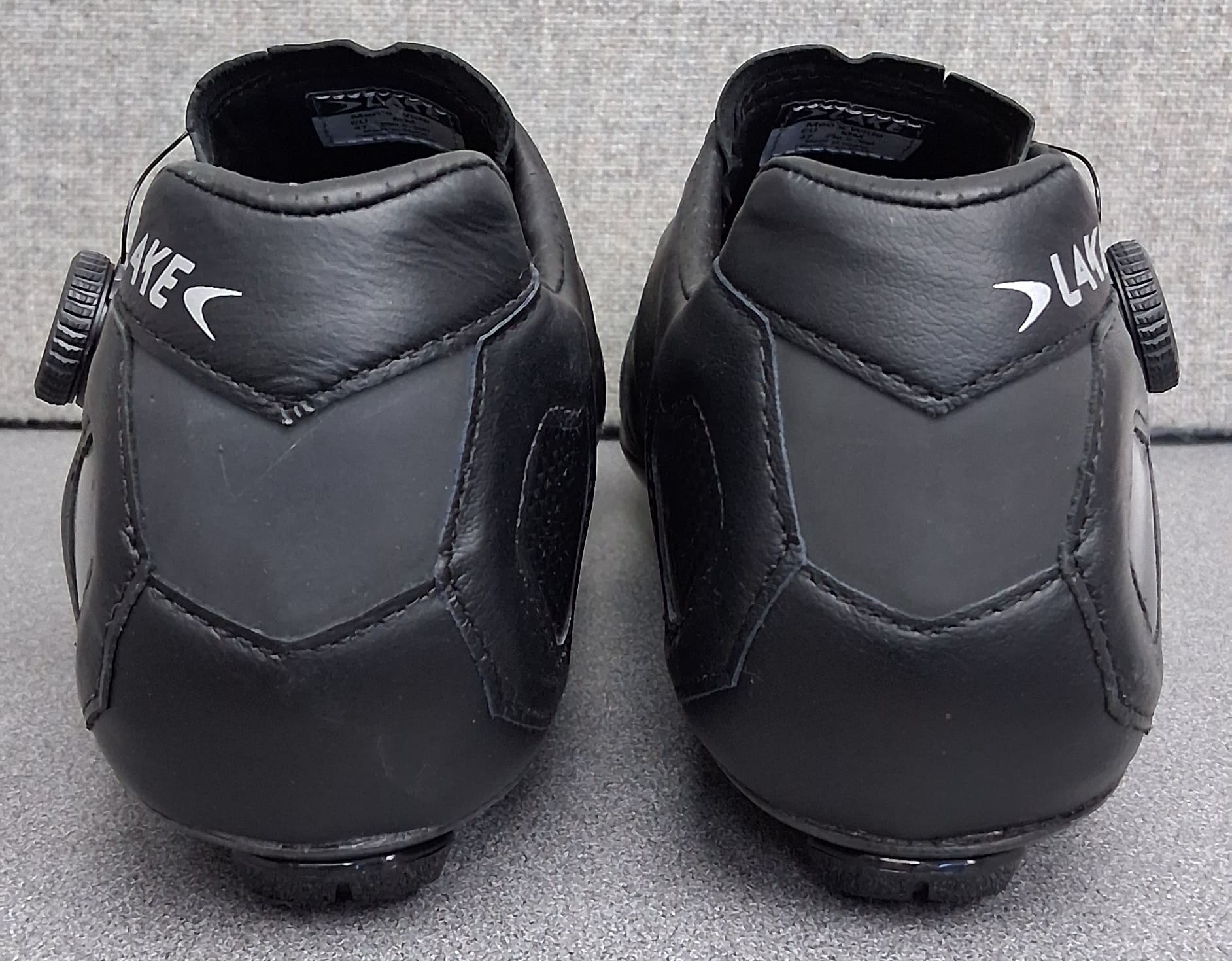 Zapatos anchos para bicicleta de carretera Lake CX333-X para hombre - negros/plateados, opciones de tamaño disponibles - Imagen 19 de 24