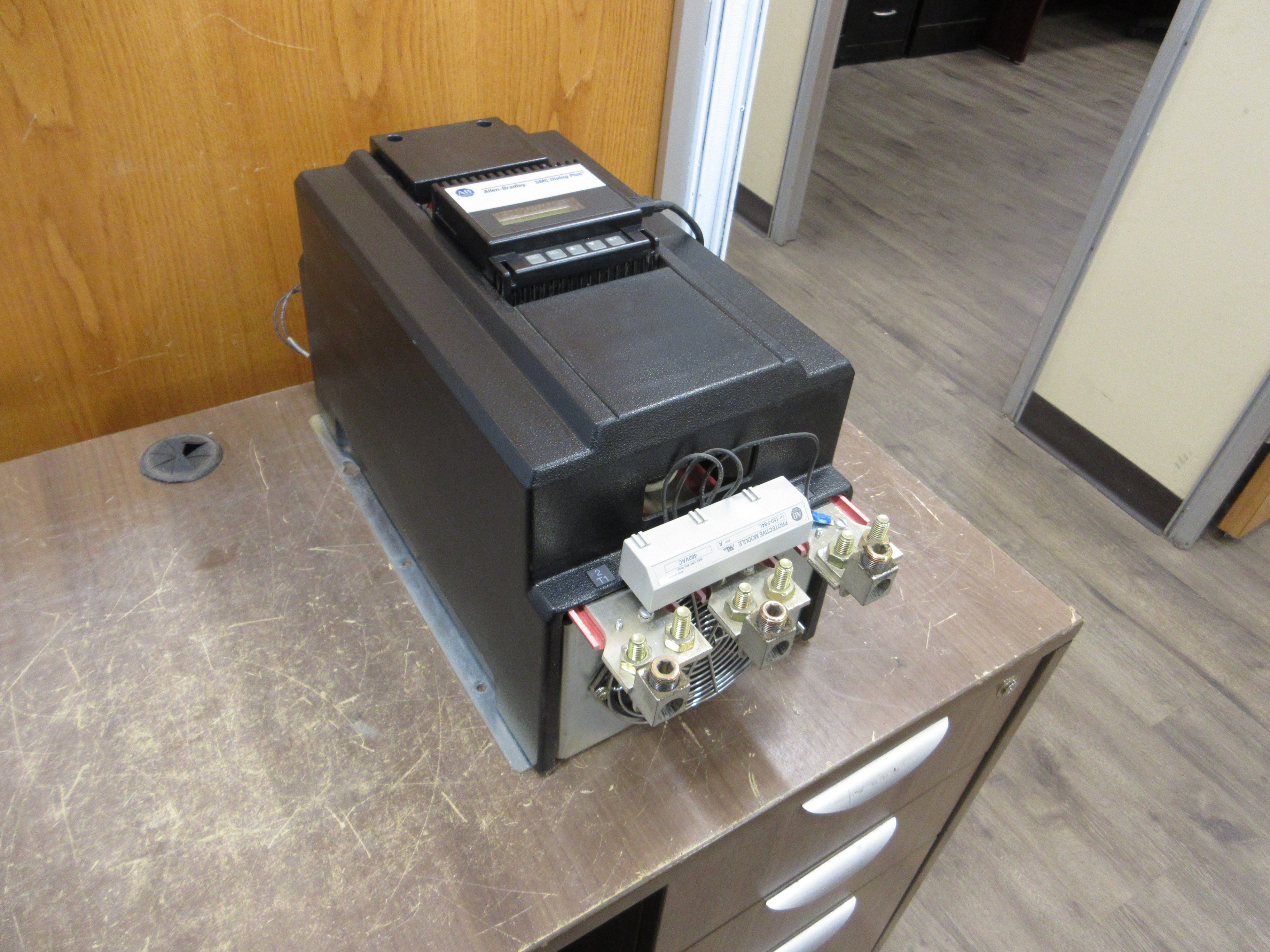 Allen-Bradley SMC Dialog Plus Soft Start 150-B180NBD Ser. A 208
