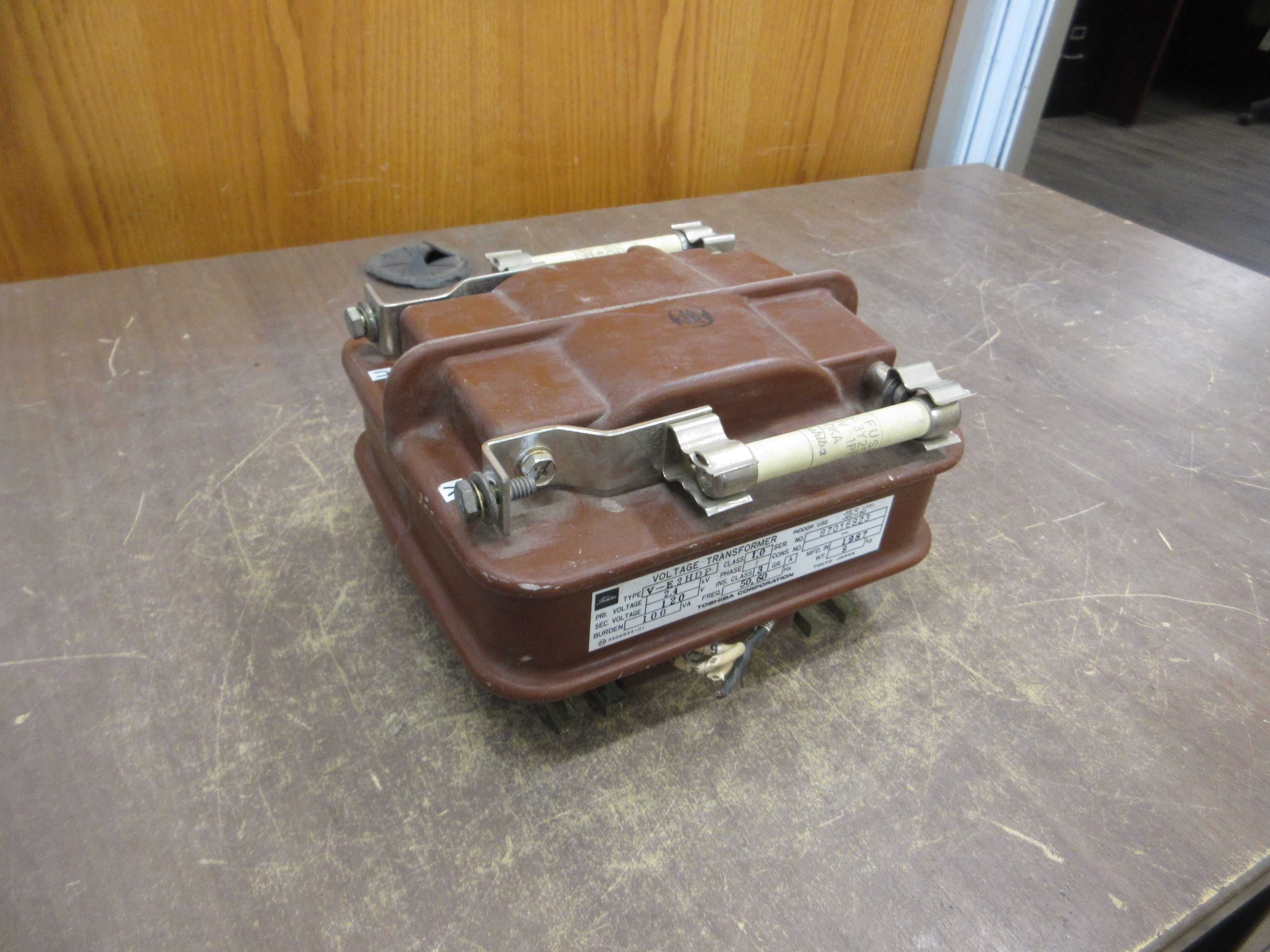 Toshiba Voltage Transformer V-E2HDP 100VA Pri: 2.4kV Sec: 120V 50/60Hz Used