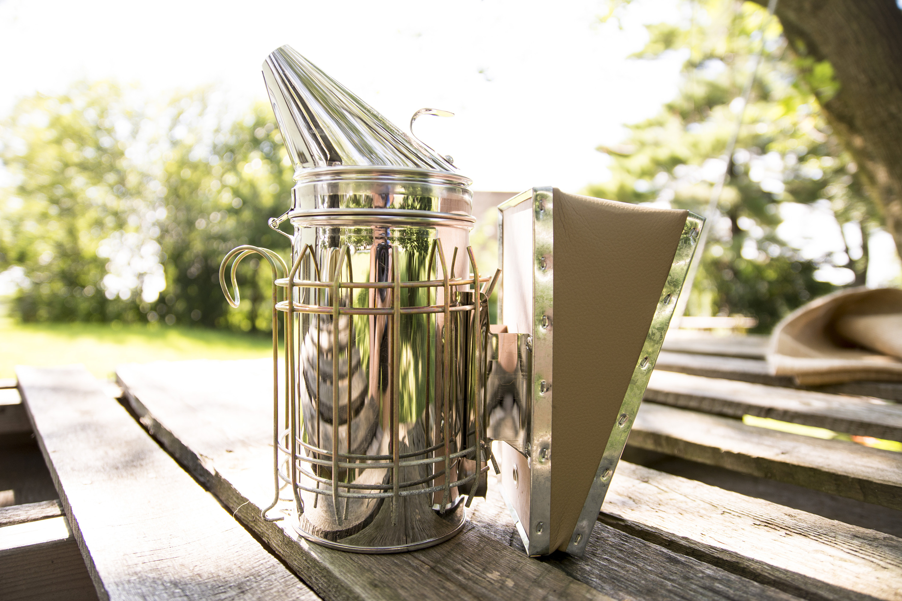 VIVO Bee Hive Smoker Stainless Steel w/Heat Shield Beekeeping Equipment