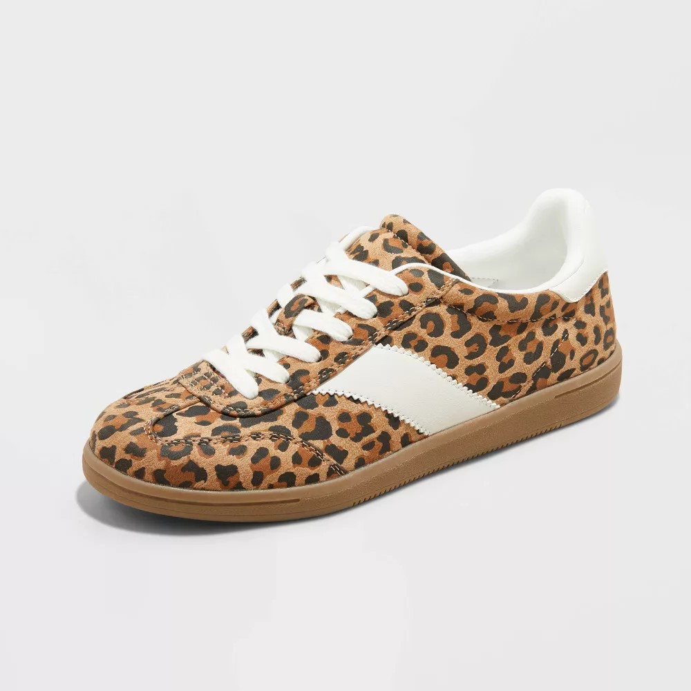 Universal Thread Women's Fashion Sneakers Memory Foam Lace Up Low Top