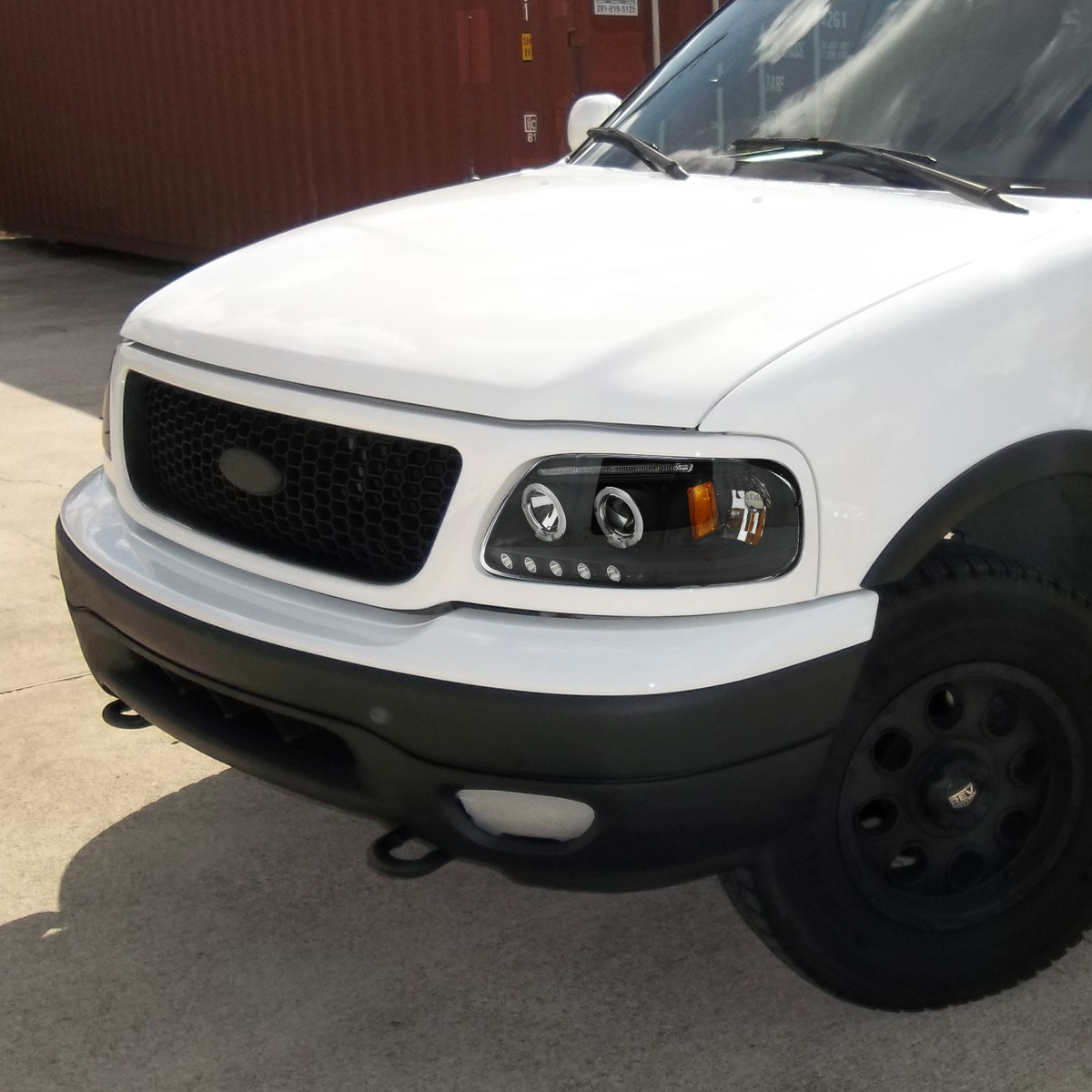 Carpartsinnovate Halo Projector Headlights – Ford F150 Expedition 1997-2003, Matte Black, LED Strip