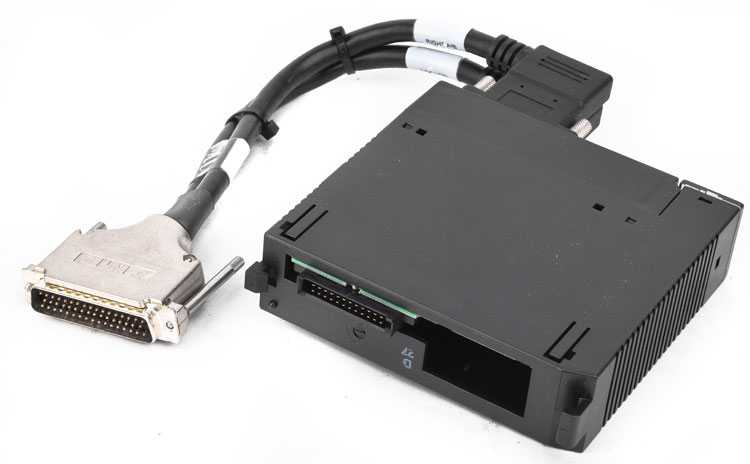 GE Fanuc IC693MDL753H 90-30 PLC Output Module 12//24VDC 0.5A 32PT POS.