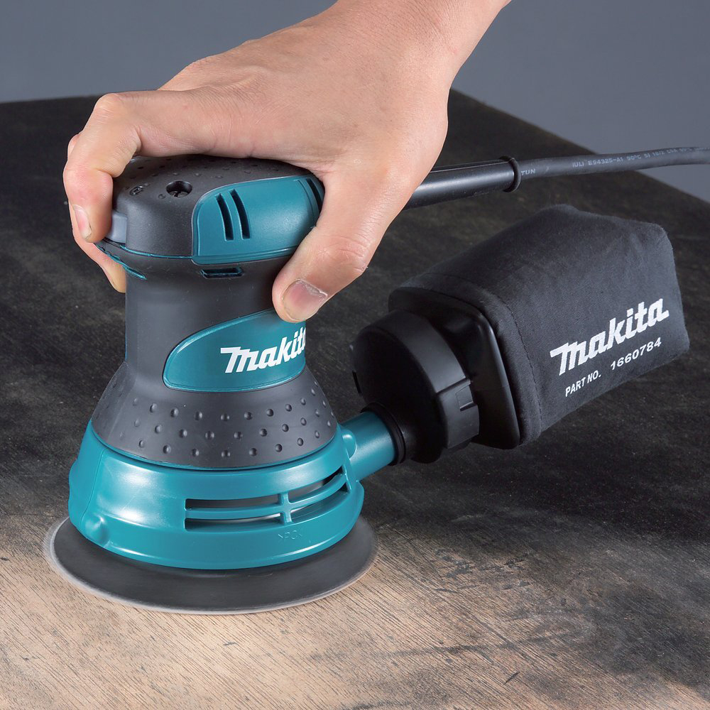 Makita BO5030K 5Inch 3.0 Amp, 12,000 Opm Random Orbit Sander with Case