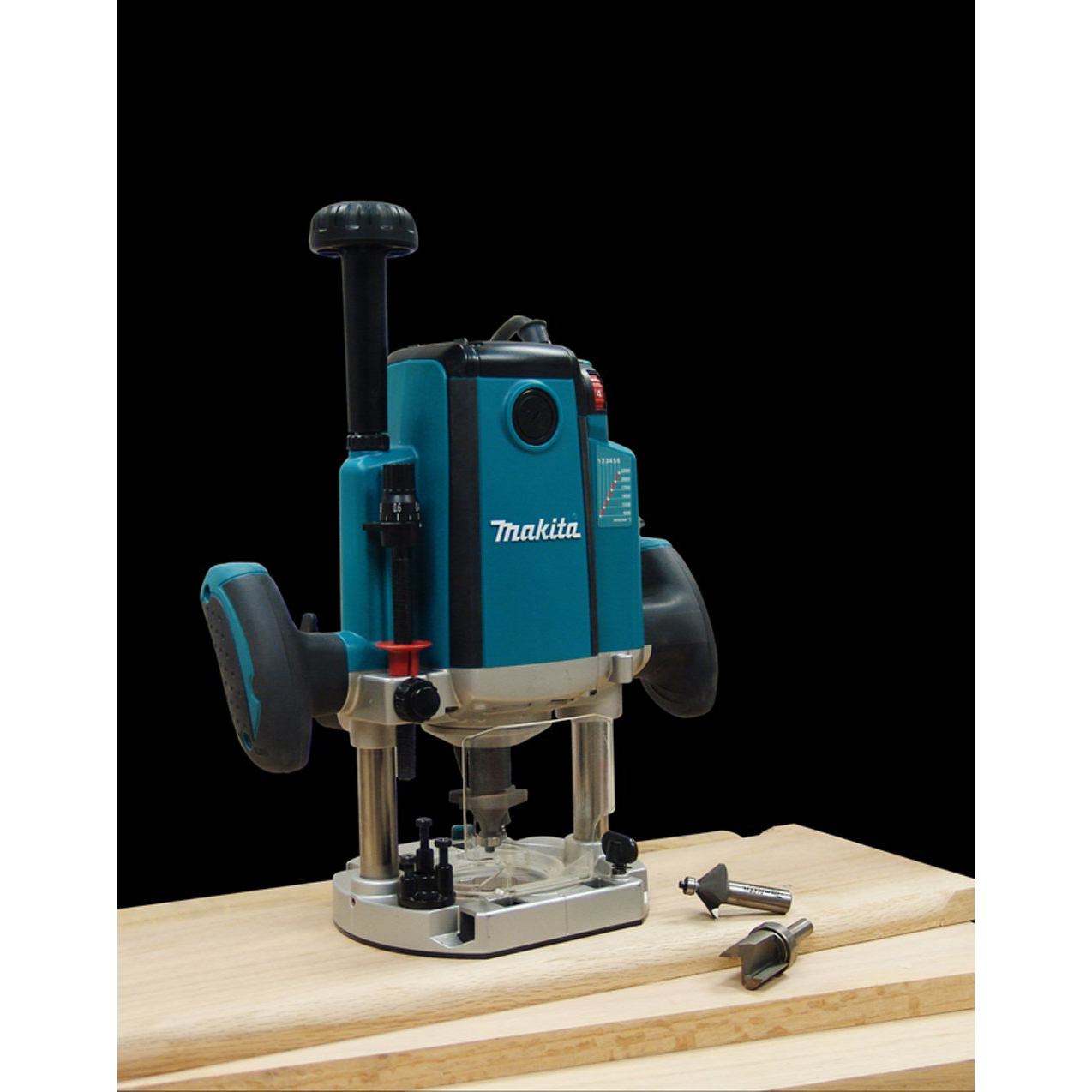 Makita RP2301FC 31/4 HP 15.0 Amp 9,00022,000 Rpm 23/4Inch Plunge