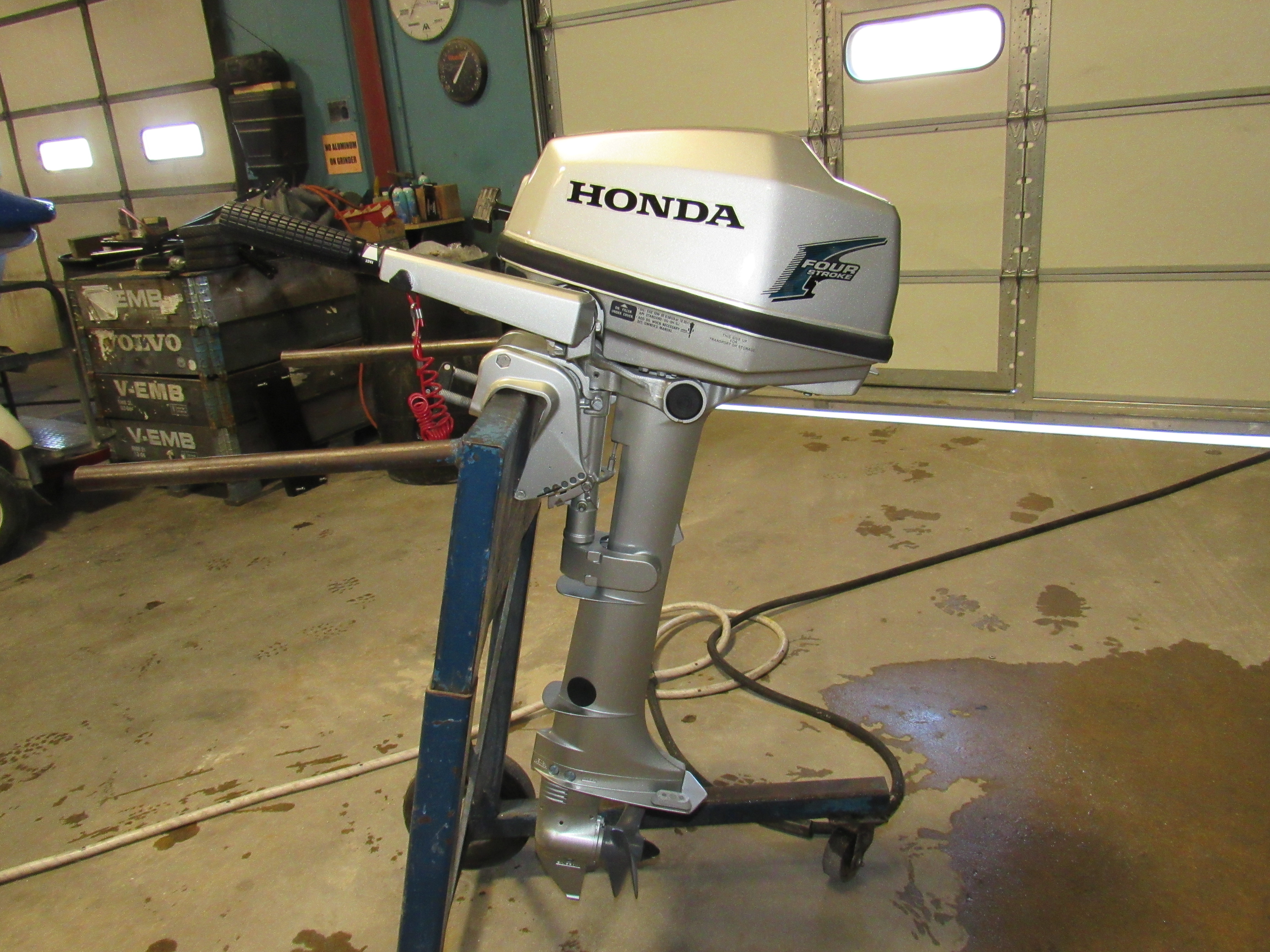 Used 2009 Honda 5HP 4 Stroke Outboard Motor BF5ALA 20" Shaft