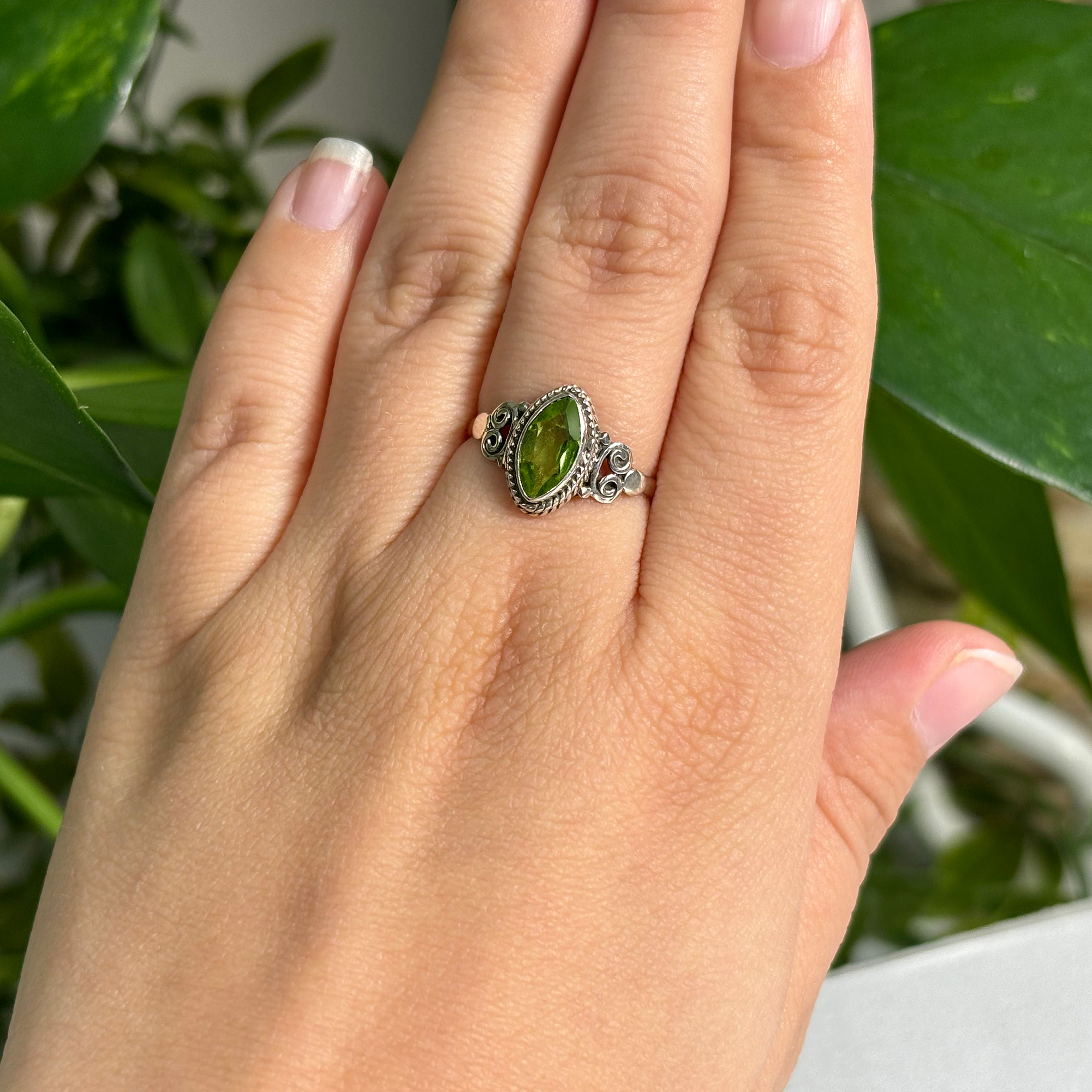 Gem Avenue 925 Sterling Silver Lapis Gemstone Bali Design Retro Style Womens Ring