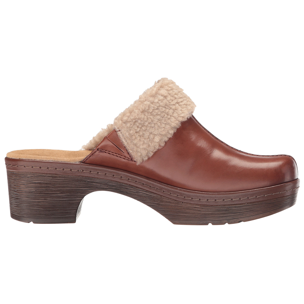 Clarks Women's Plaza Pug Boots - Brown | Discount Clarks Ladies Boots & More - Shoolu.com