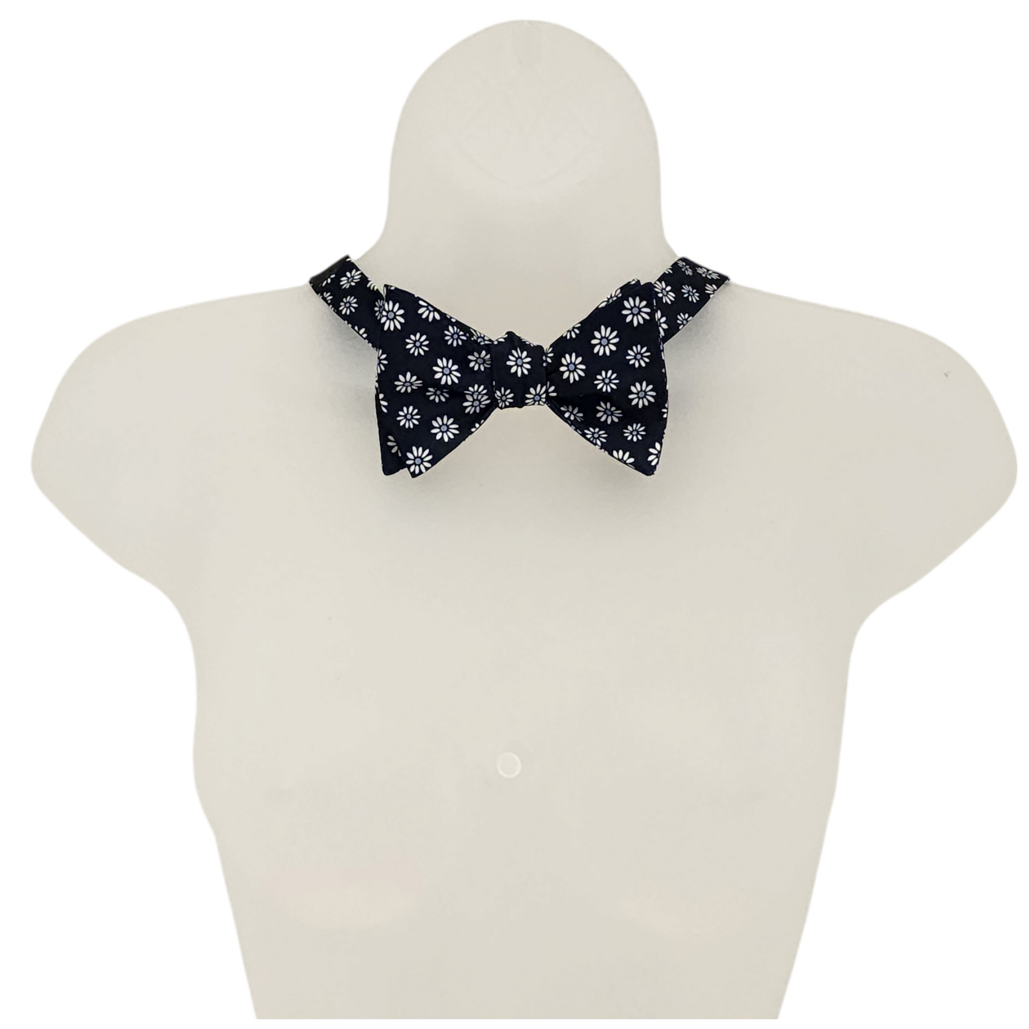 Men's Floral Printed 2.75" x 4.75" Adjustable 16" - 21" Self-Tie Bow Tie - Picture 22 of 40