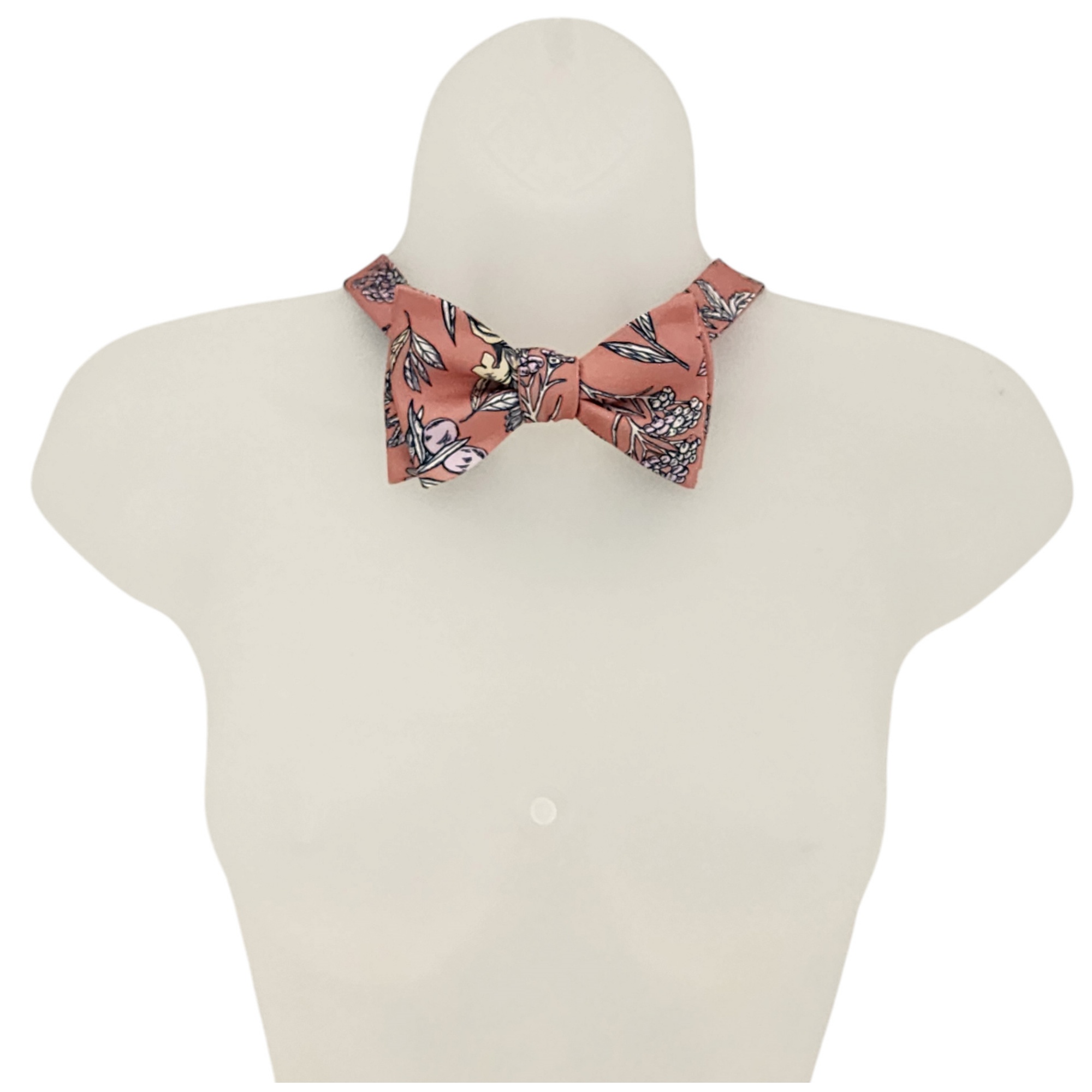 Men's Floral Printed 2.75" x 4.75" Adjustable 16" - 21" Self-Tie Bow Tie - Picture 12 of 40