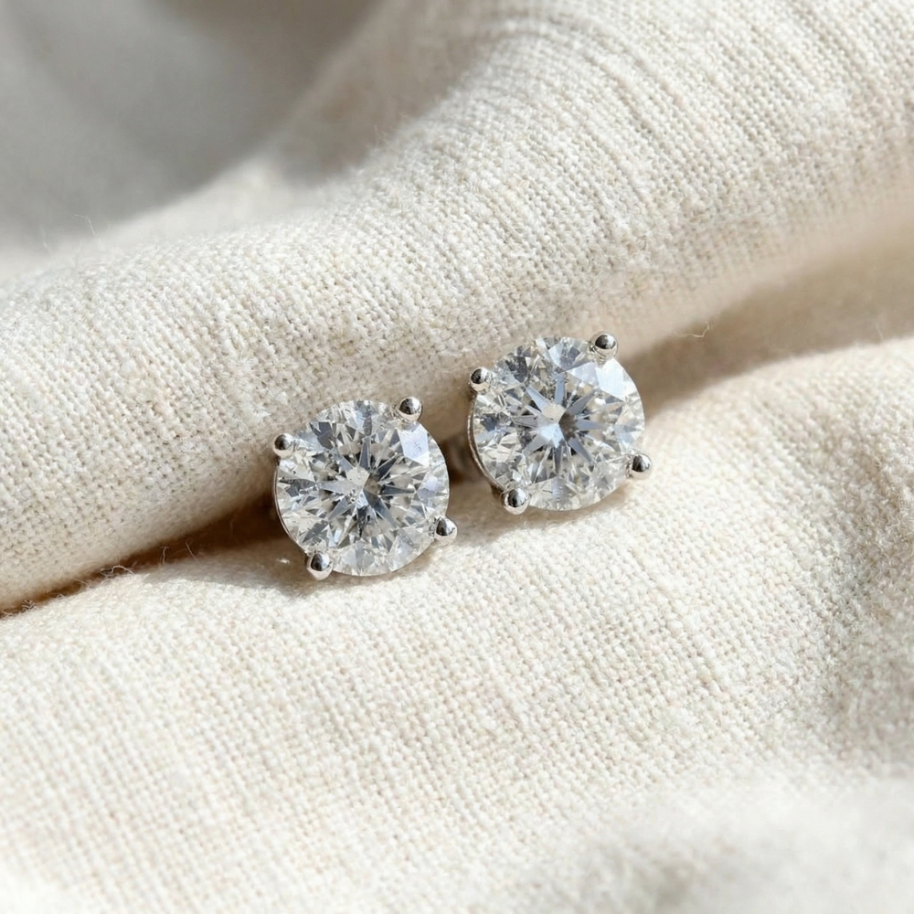 1 Ct T.W. Natural Diamond Studs in 14k White Gold