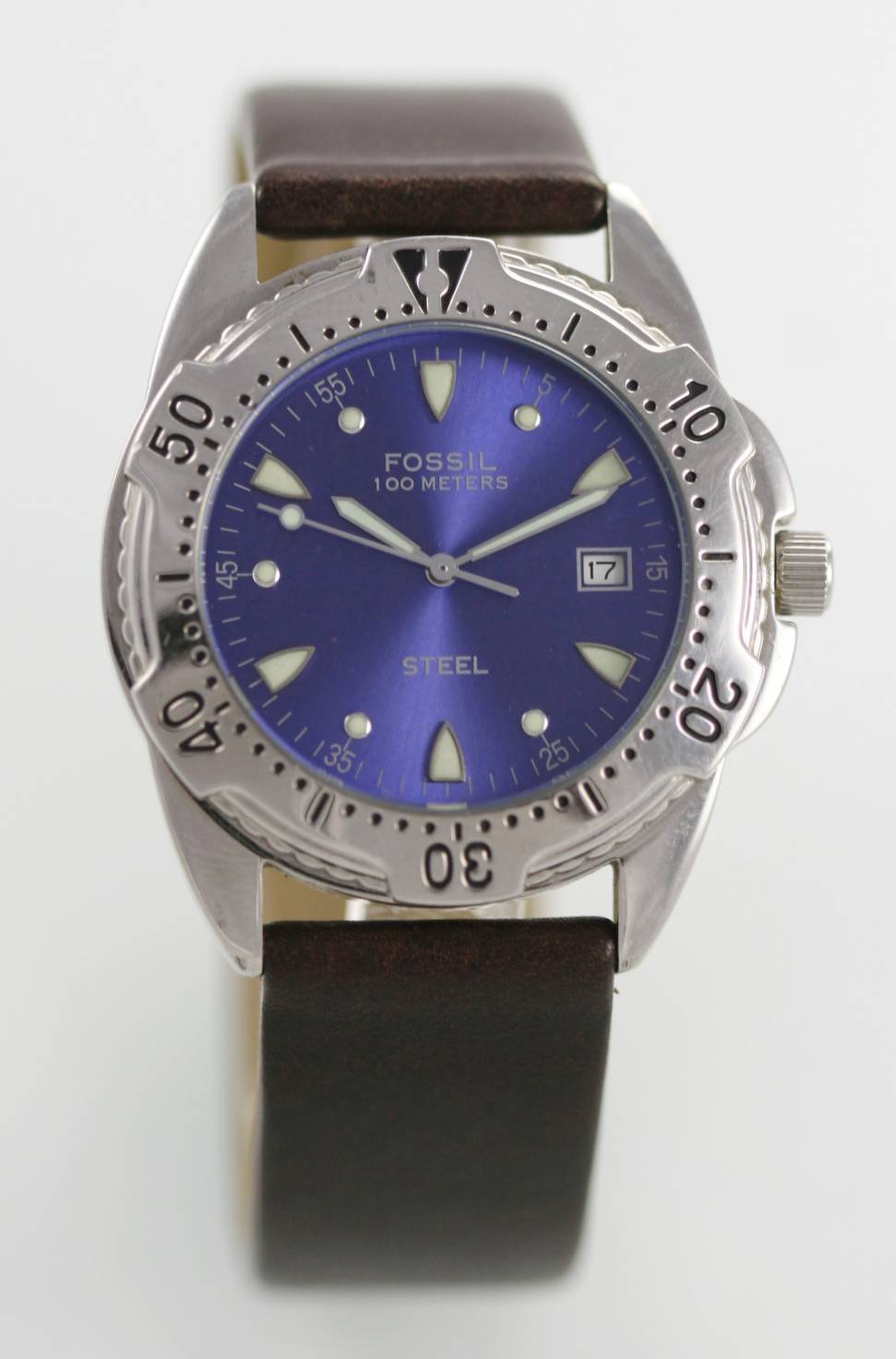 有关以下物品的详细资料: fossil steel mens leat