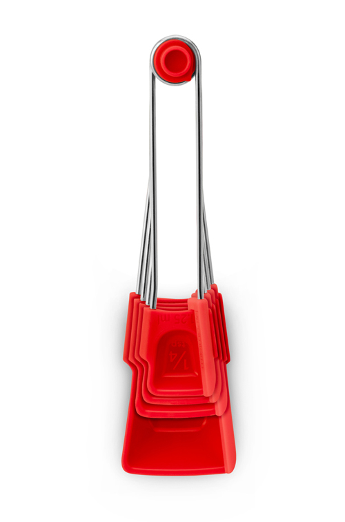 level a measuring spoon with
