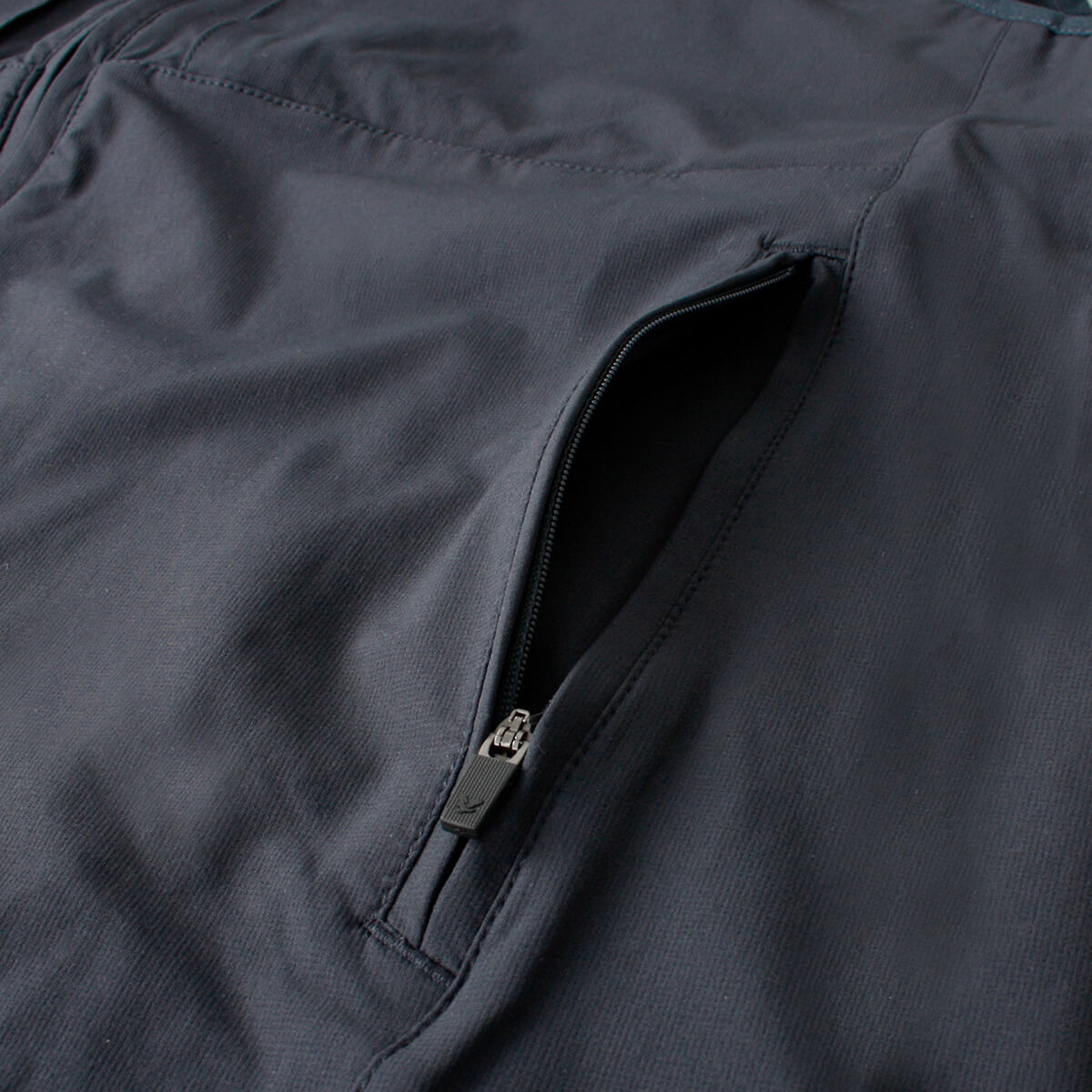 Chaleco de golf Lyle & Scott Tech Force elástico repelente al agua para hombre 50 % de descuento precio de venta sugerido por el fabricante - Imagen 4 de 16